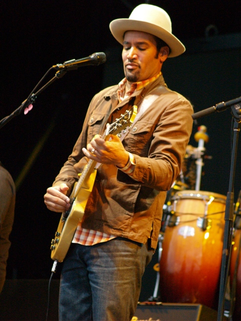 Ben Harper - photos by Phil Emma Ben Harper - photos by Phil Emma- for the Grateful Web