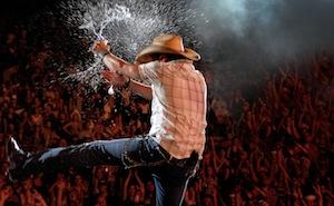 Jason Aldean - photo by Jimmy Cannon