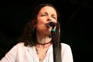 Tara Nevins | Donna the Buffalo
