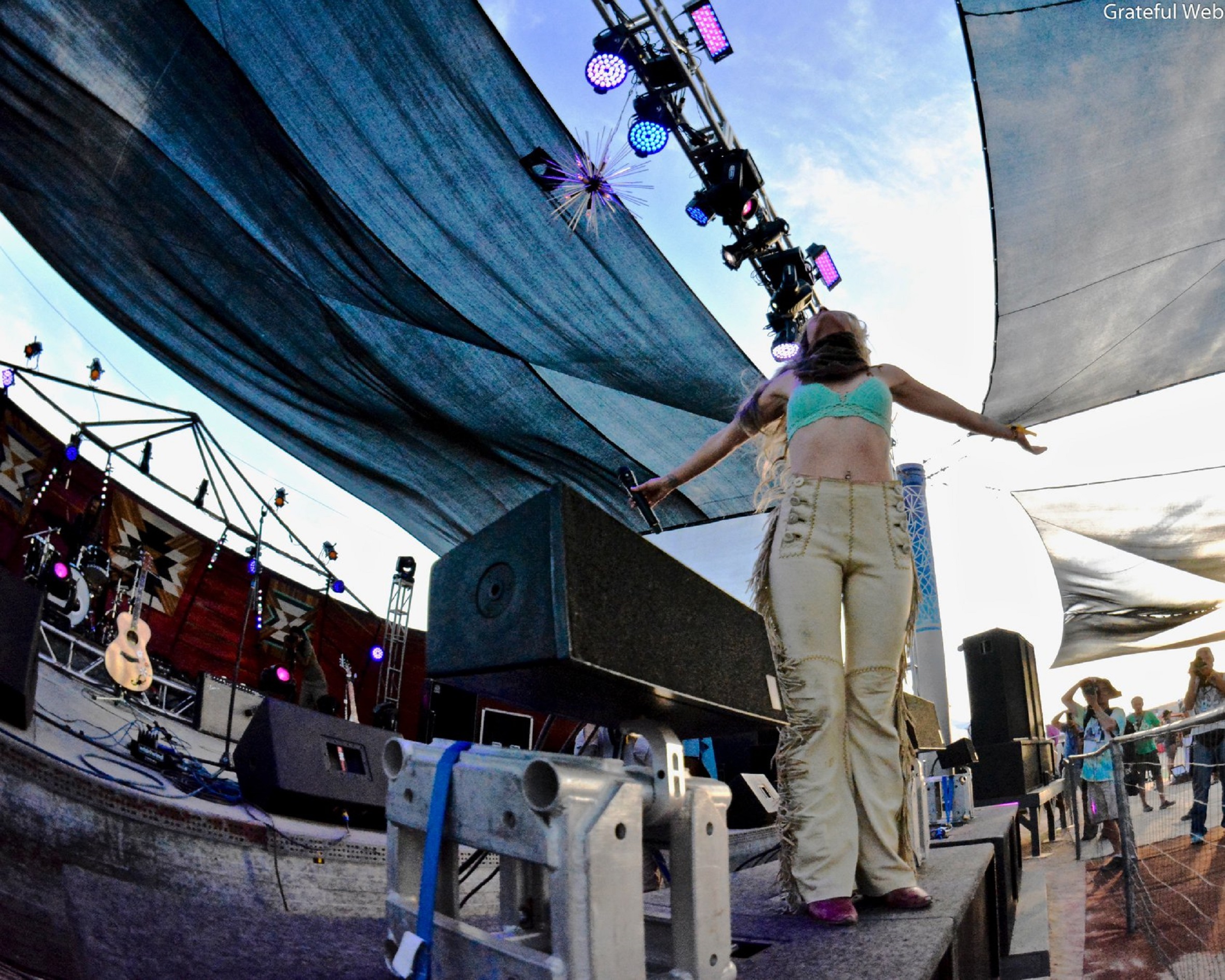 Lauren Ruth Ward | Joshua Tree Music Festival | photos by Patrick Giblin