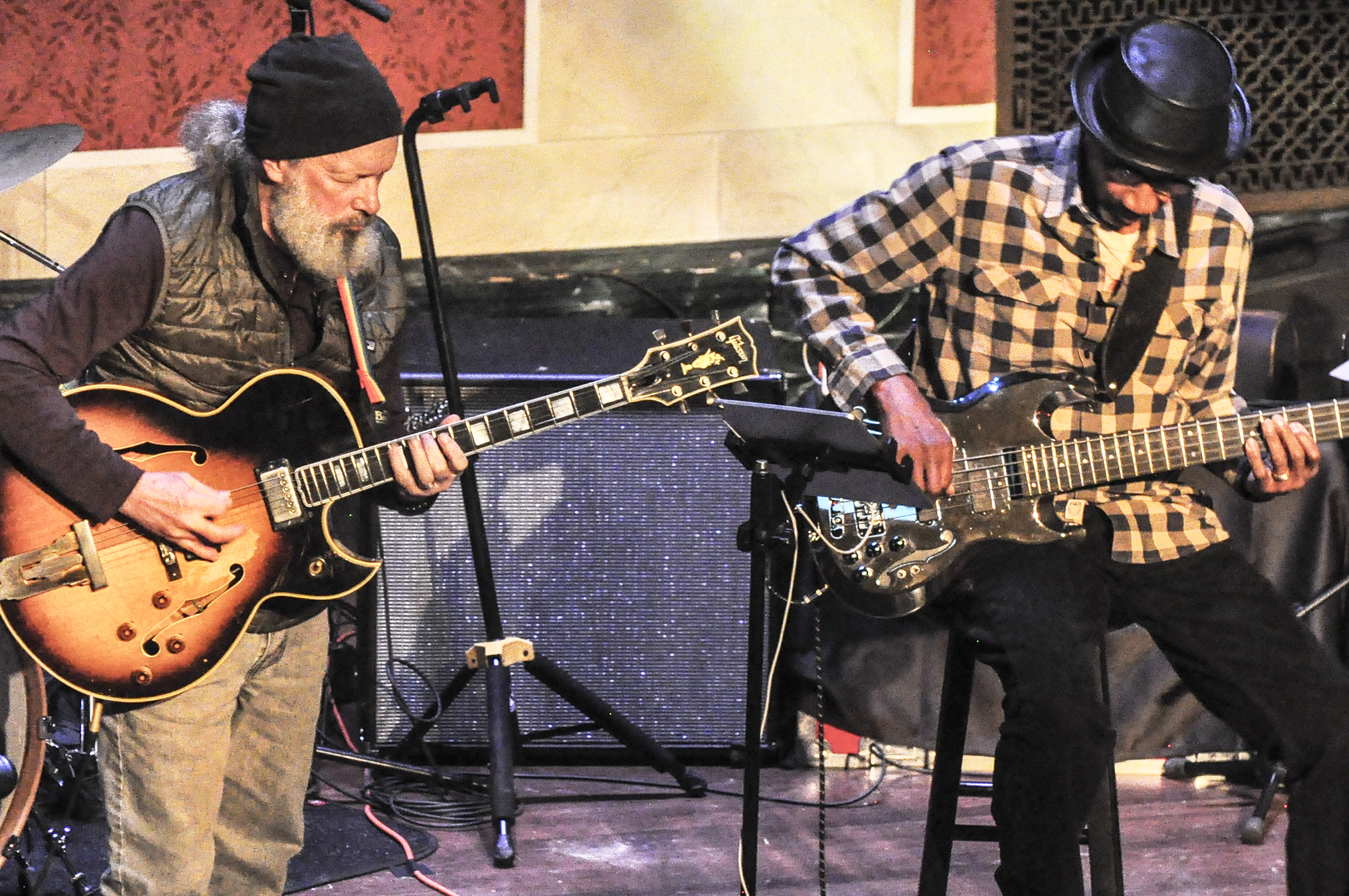 Steve Kimock & Alphonso Johnson grooving mid-show in Cincinnati