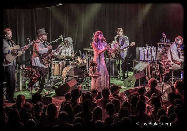 Nicki Bluhm and The Gramblers