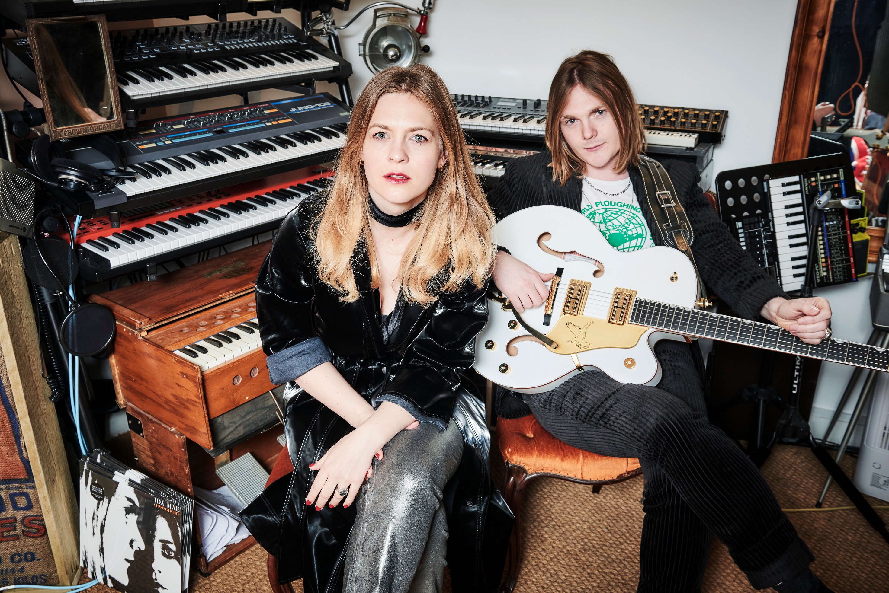 Ida Mae Ignites a Wildfire: Nashville/London Duo Releases Frenetic New Single & Video from Upcoming Maverick Record, 'Thunder Above You'