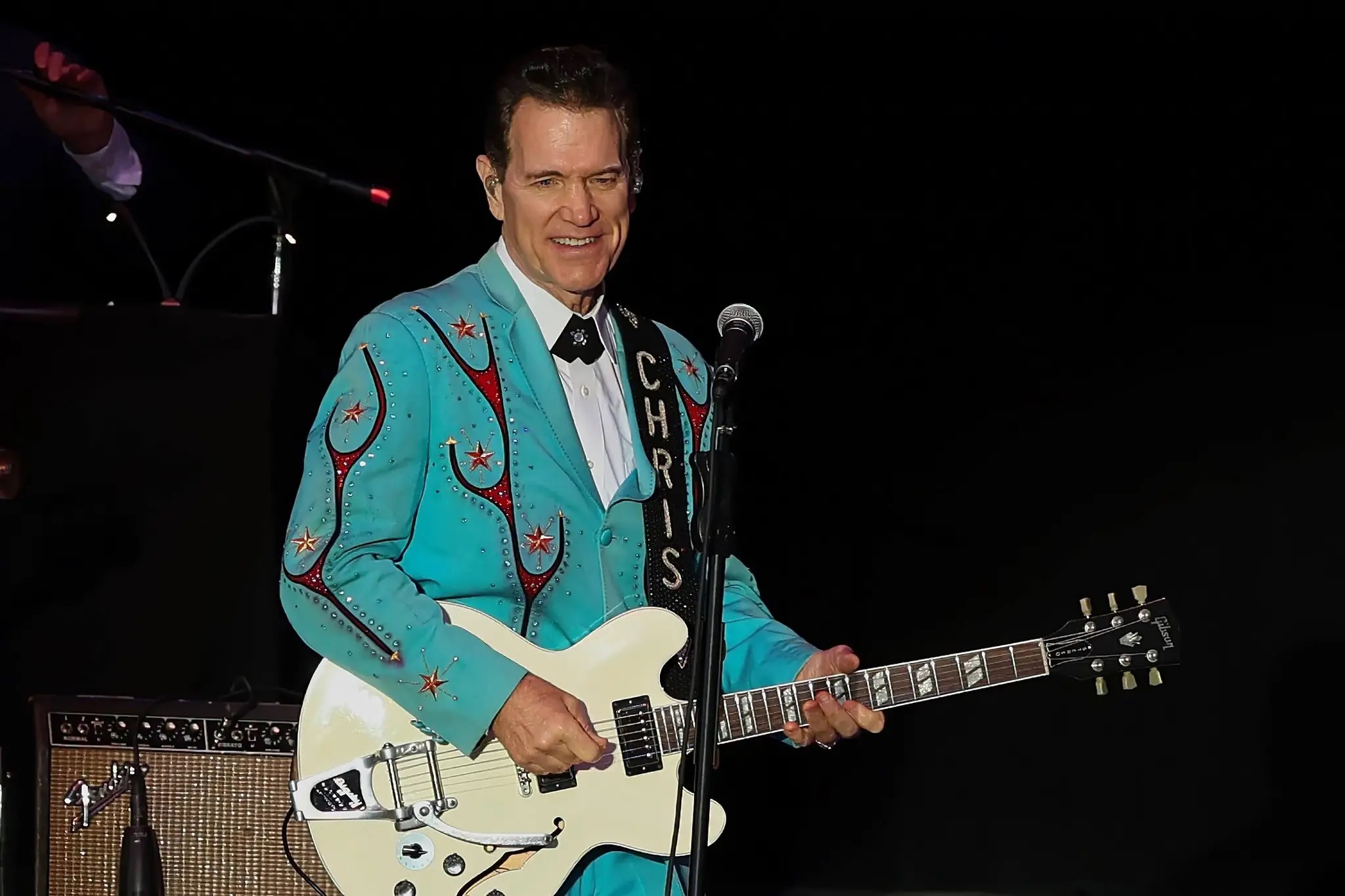  Chris Isaak Releases New Holiday Video, ‘Dogs Love Christmas Too,’ and Announces BISSELL Pet Foundation Partnership for Empty the Shelters Adoption Event
