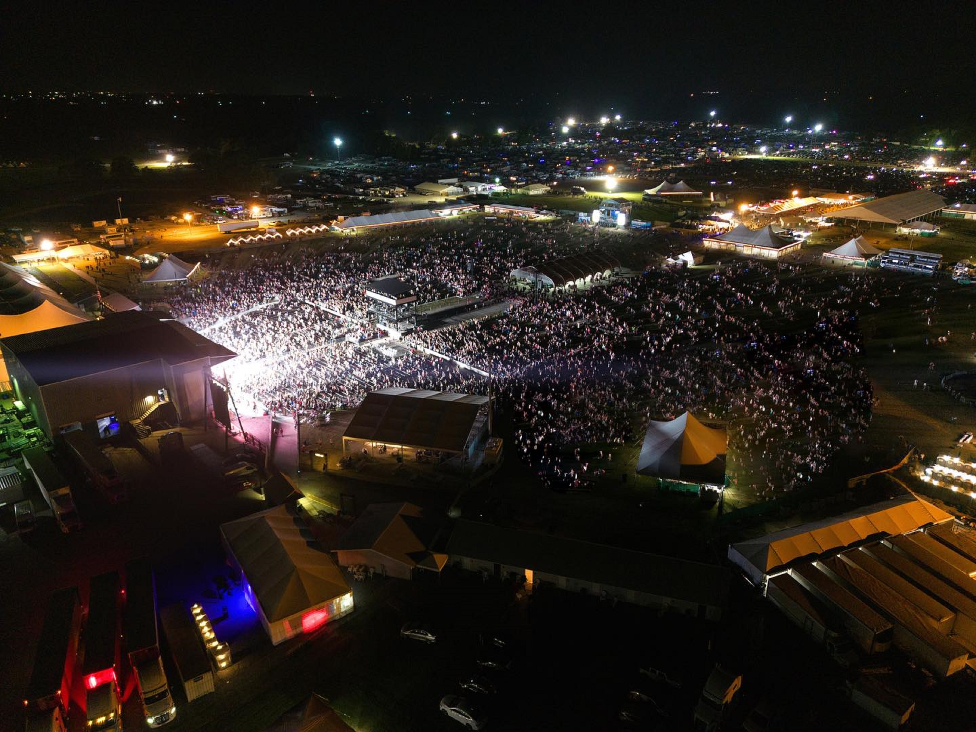 ROCKLAHOMA Draws Crowd Of 60,000 Music Fans From All Over The U.S.