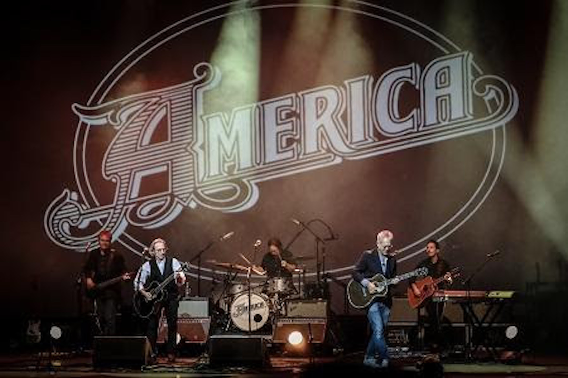 AMERICA SET TO PERFORM AT TOWN HALL IN NEW YORK CITY FRIDAY, DECEMBER