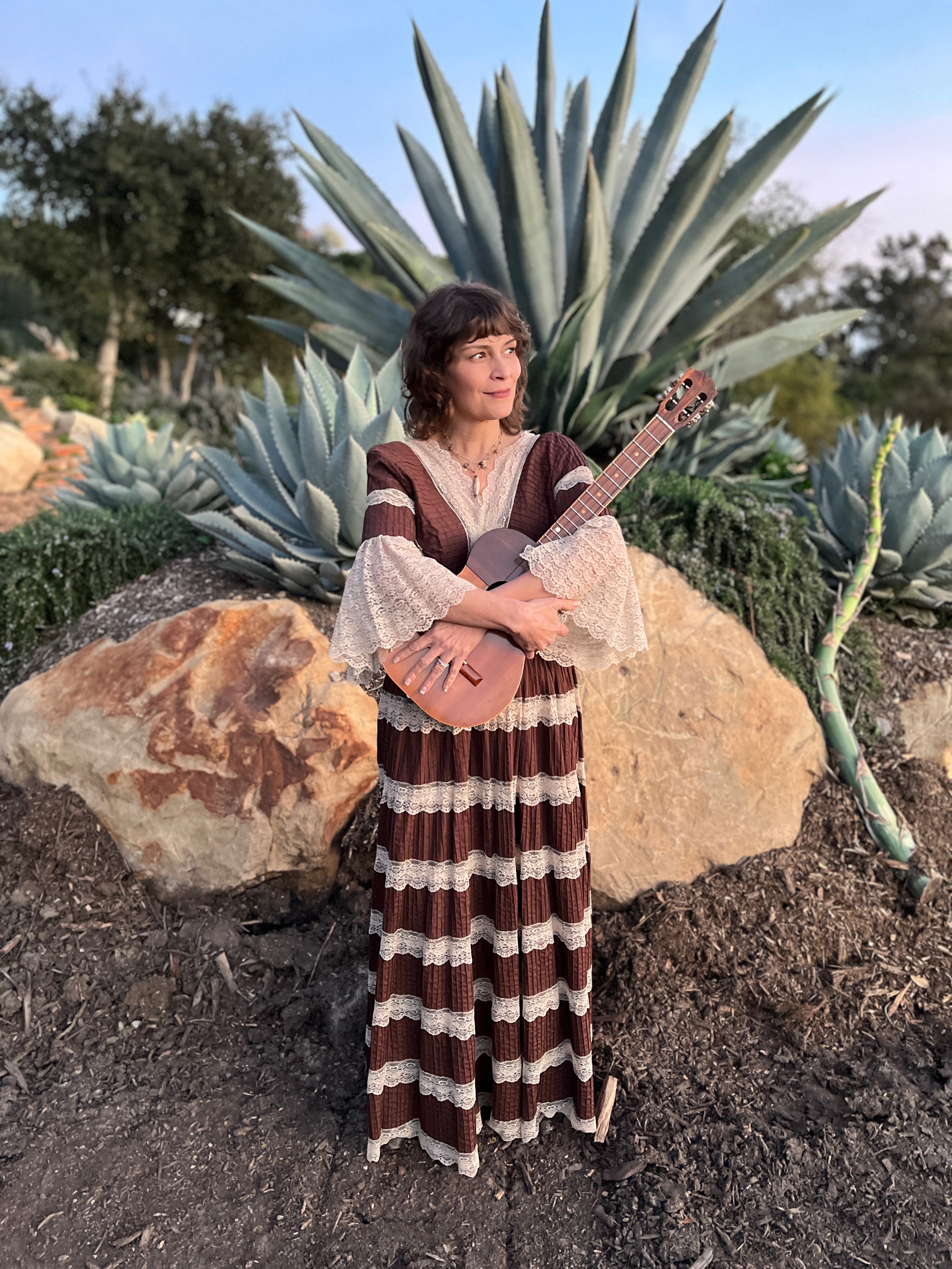 Ane Díaz Announces Debut LP ‘Despechada’ via LaunchLeft + Shares “Pueblos Tristes” Single