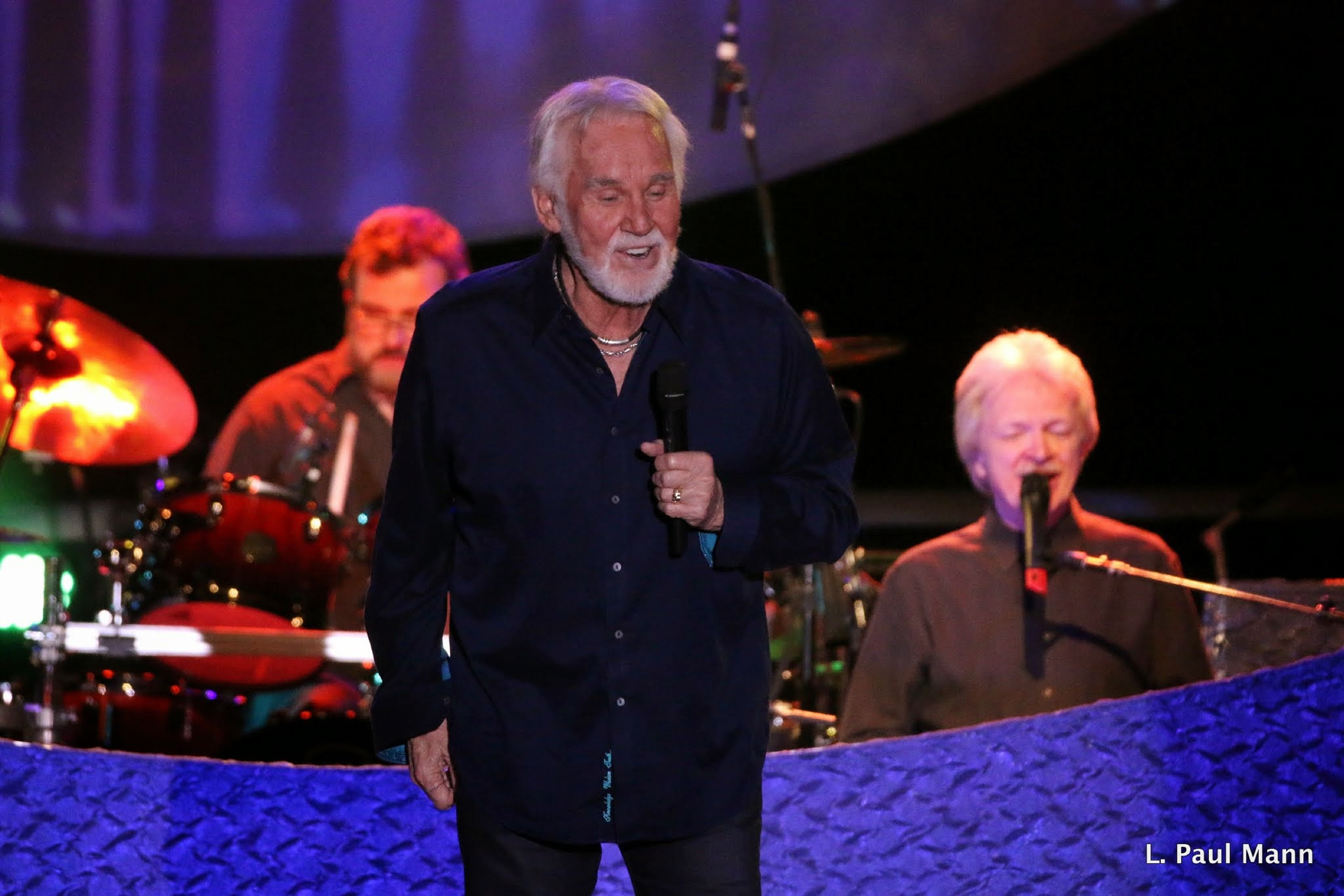 THE LEGENDARY KENNY ROGERS REMEMBERED BY HIS PEERS