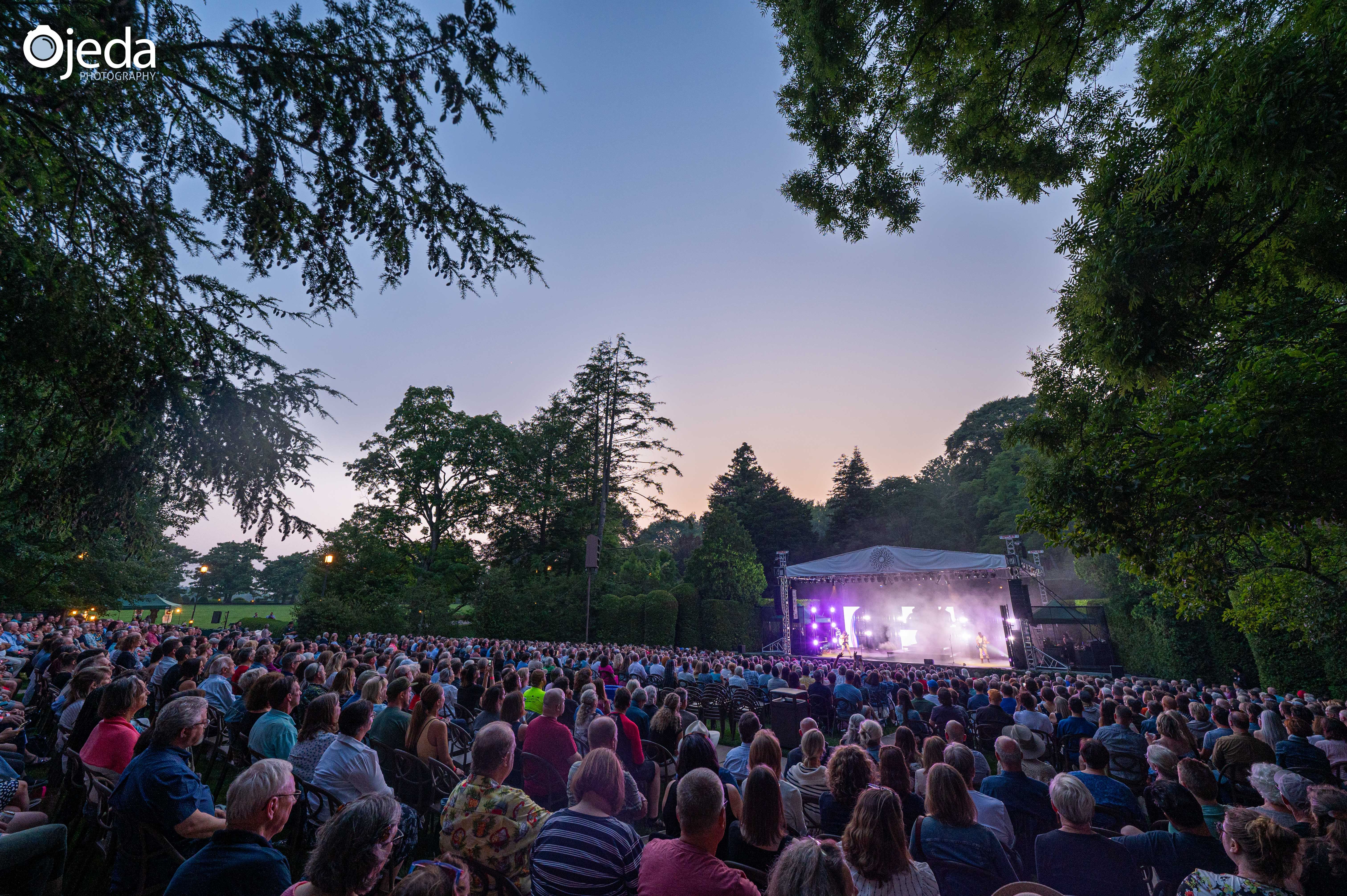 Acoustic Alchemy in Eden: Rodrigo y Gabriela's Gig at Longwood Gardens