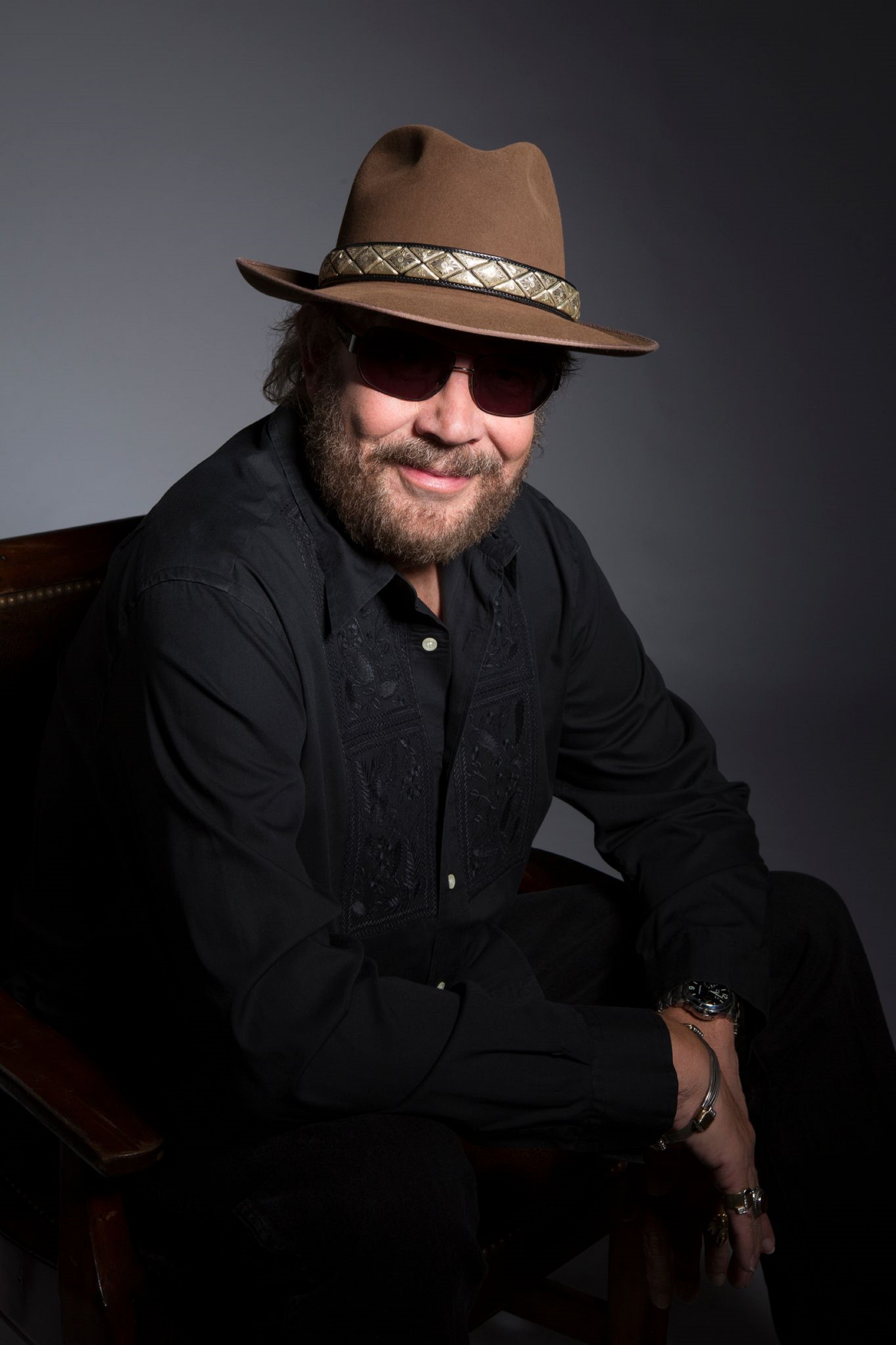 Hank Williams, JR. To Live Stream A Rare Unplugged Performance From Iconic Million Dollar Cowboy Bar