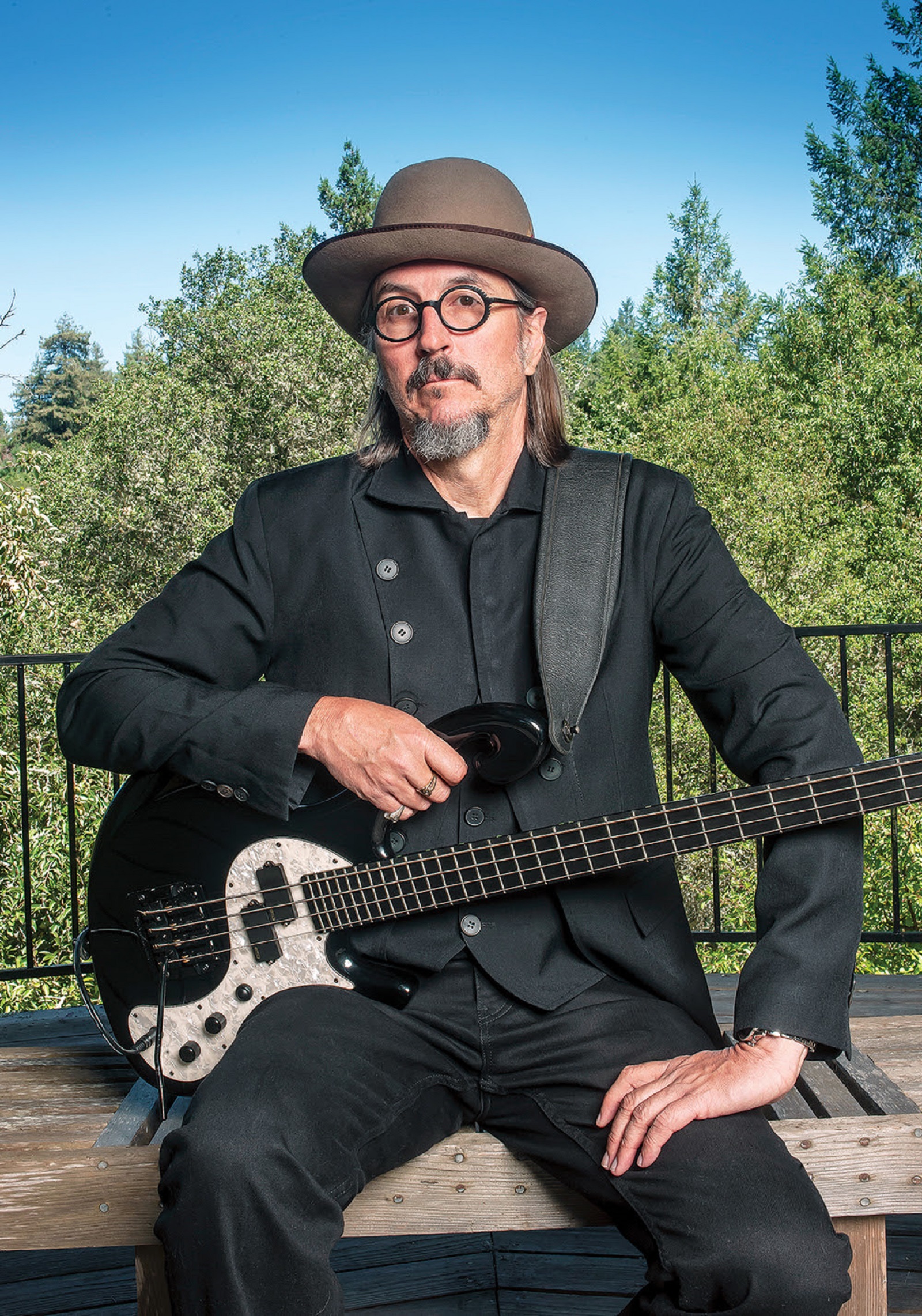 Les Claypool Releases Pink Floyd’s "Pigs" Pro-Shot Video