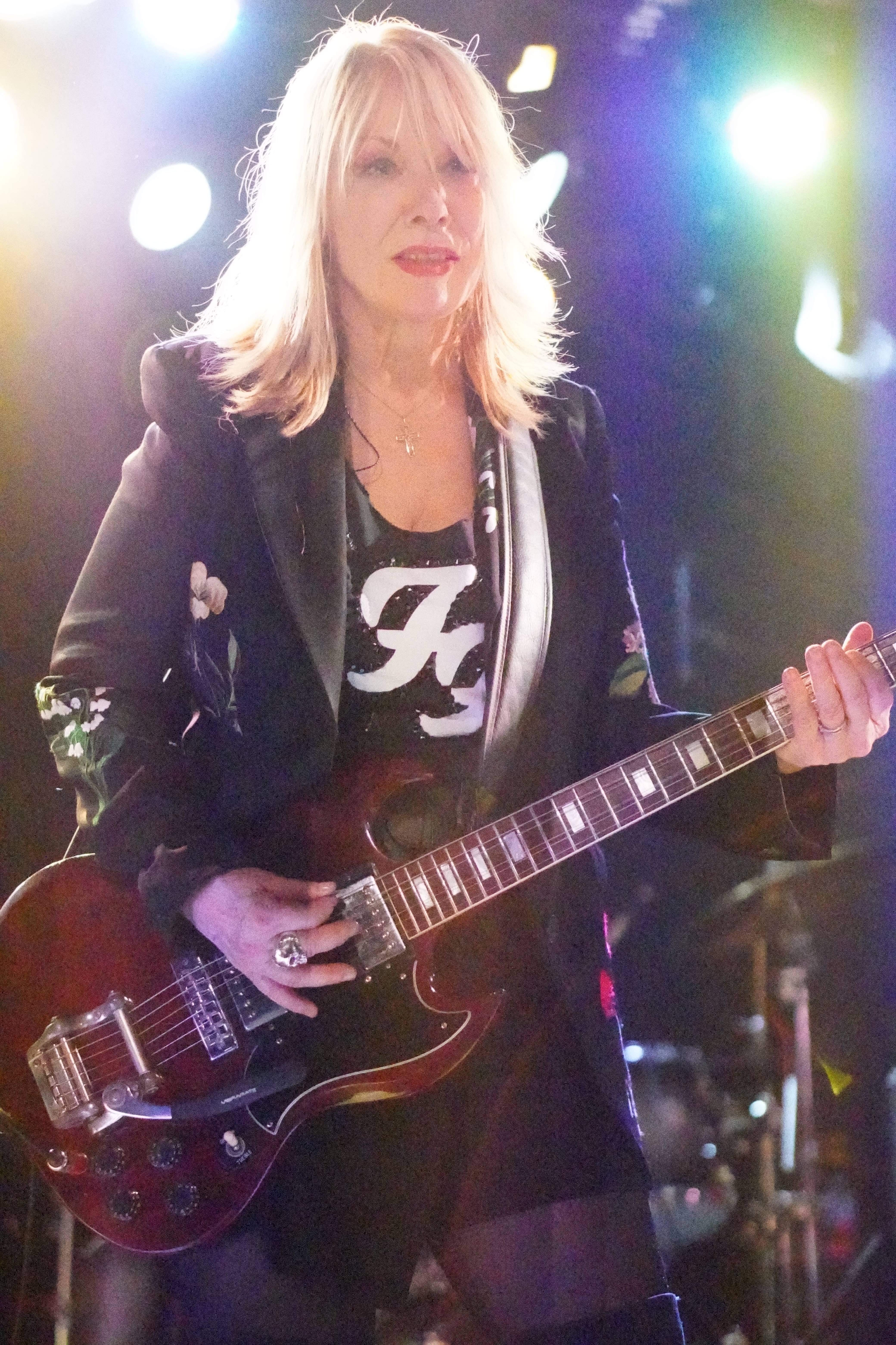 NANCY WILSON Releases Tribute Song for TAYLOR HAWKINS