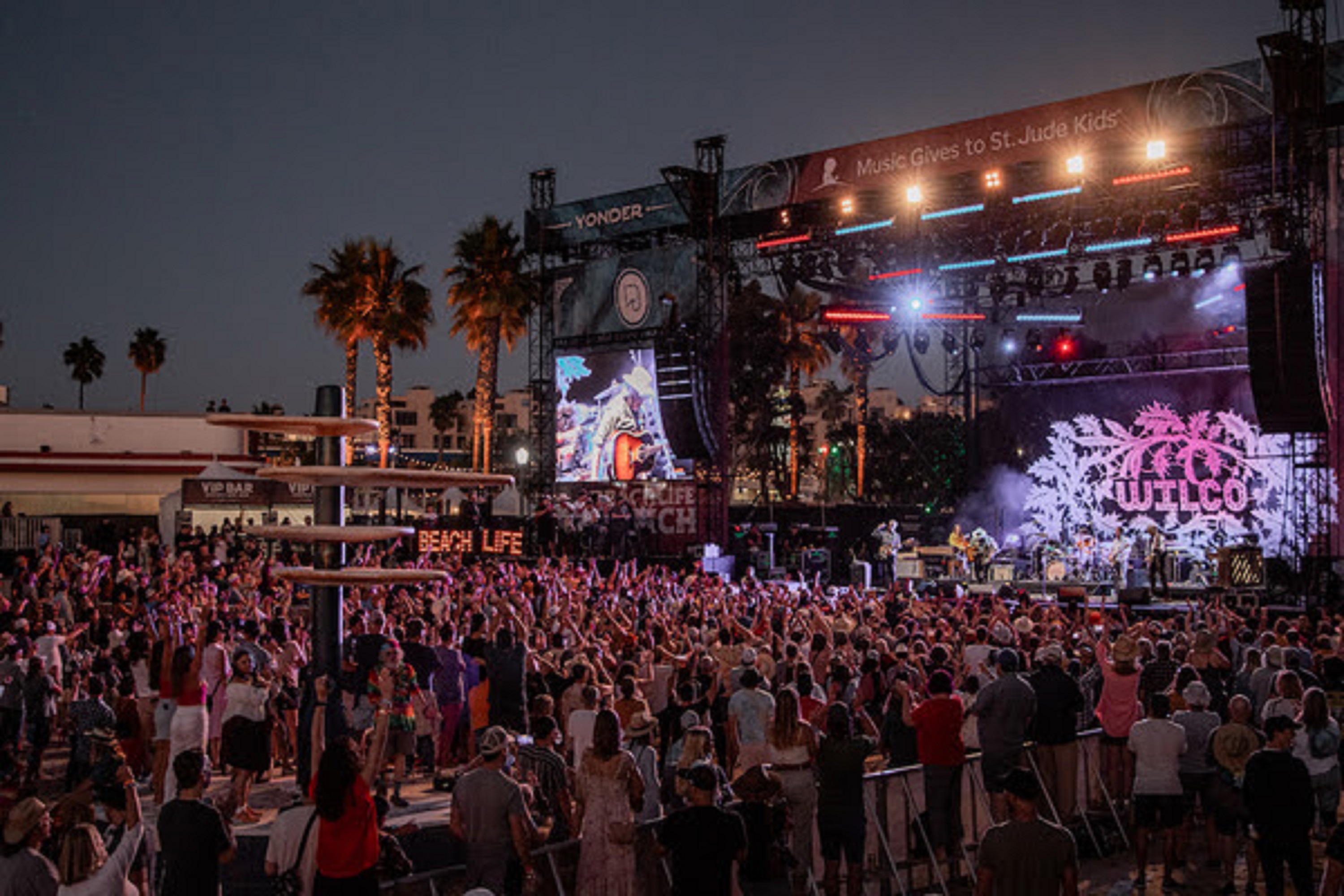 BeachLife Ranch Country & Americana Festival Brought Music Stars & Thousands Of Fans Together In Redondo Beach, CA Sept 16-18 With The Lumineers, Daryl Hall & John Oates, Brandi Carlile And Special Songs Of Waylon Jennings Set
