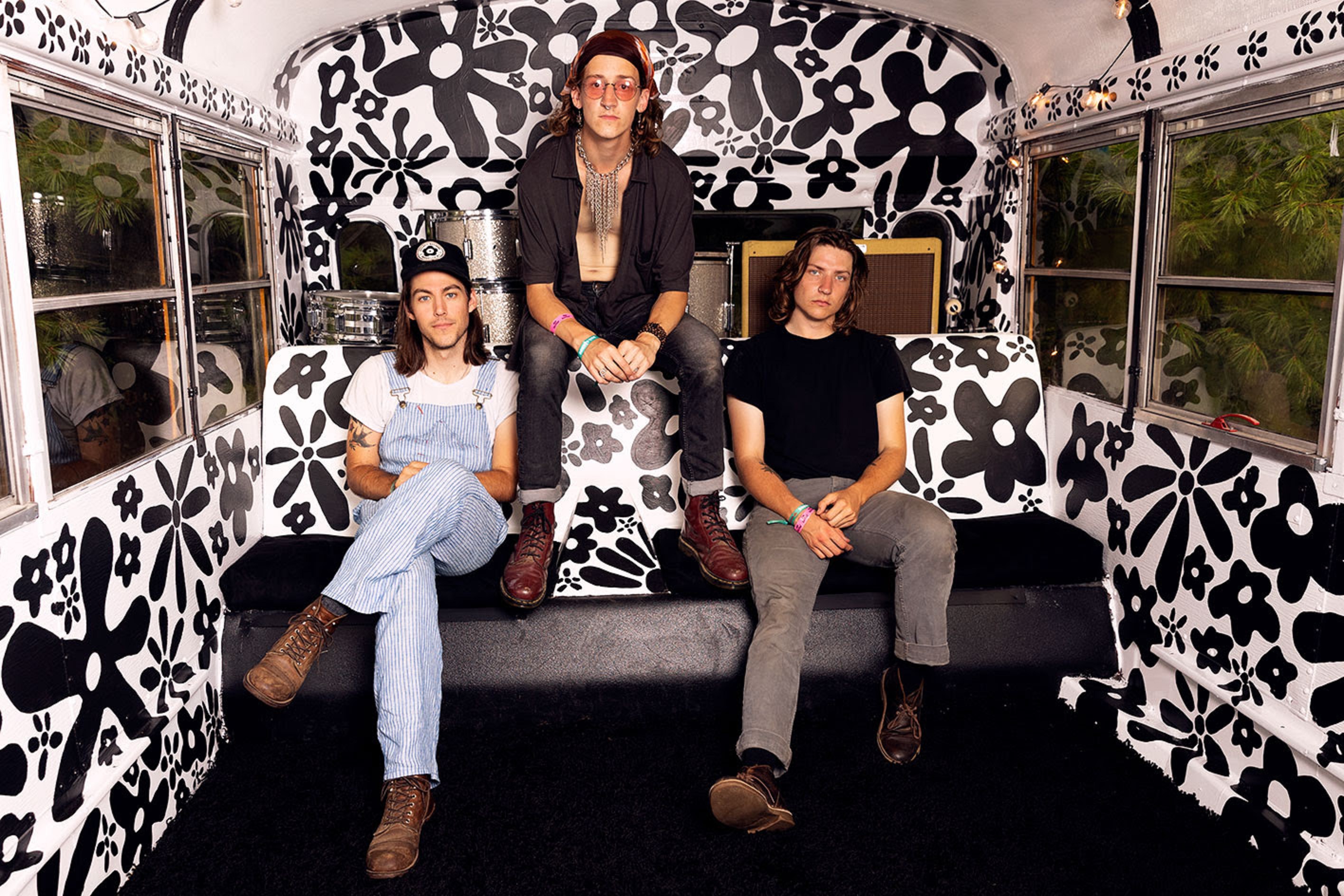 VIRGINIA’S BREAKOUT ACOUSTIC TRIO PALMYRA SHARE MUSIC VIDEO FOR “MEDICINE” AHEAD OF DECEMBER 2, 2022 SINGLE RELEASE
