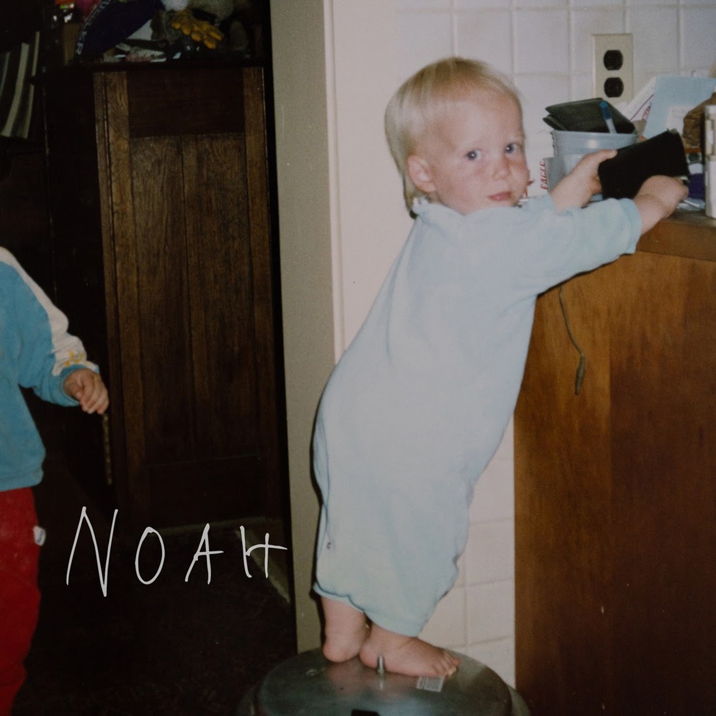 NAUGHTY PROFESSOR BASSIST NOAH YOUNG RELEASES NEW SINGLE “FLY ON THE WALL” AHEAD OF UPCOMING SOLO ALBUM NOAH