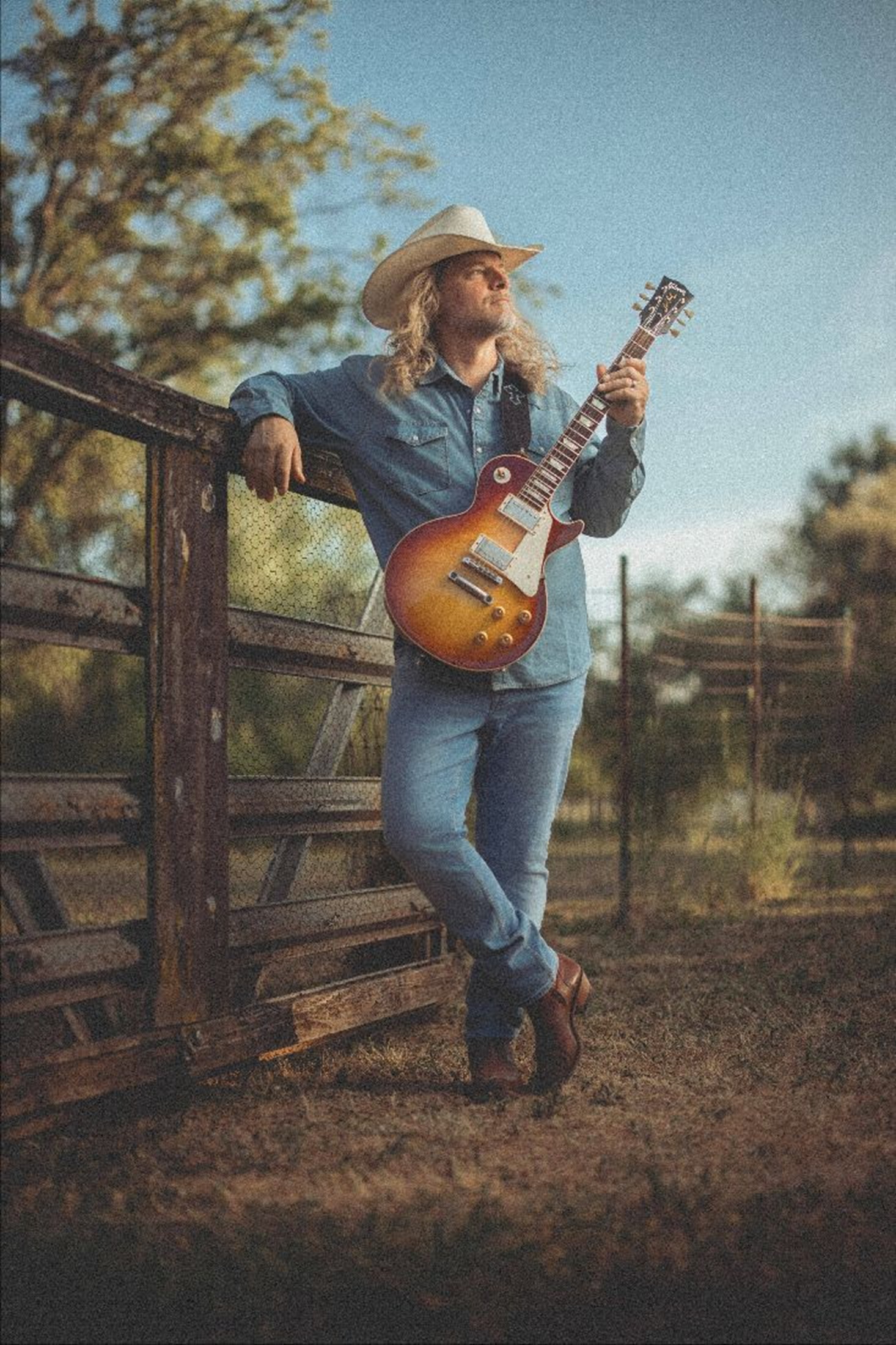  Frank Hannon Sings with his Guitar and Finds Peace in the Sierra Mountains with New Single “Our Father’s Love”