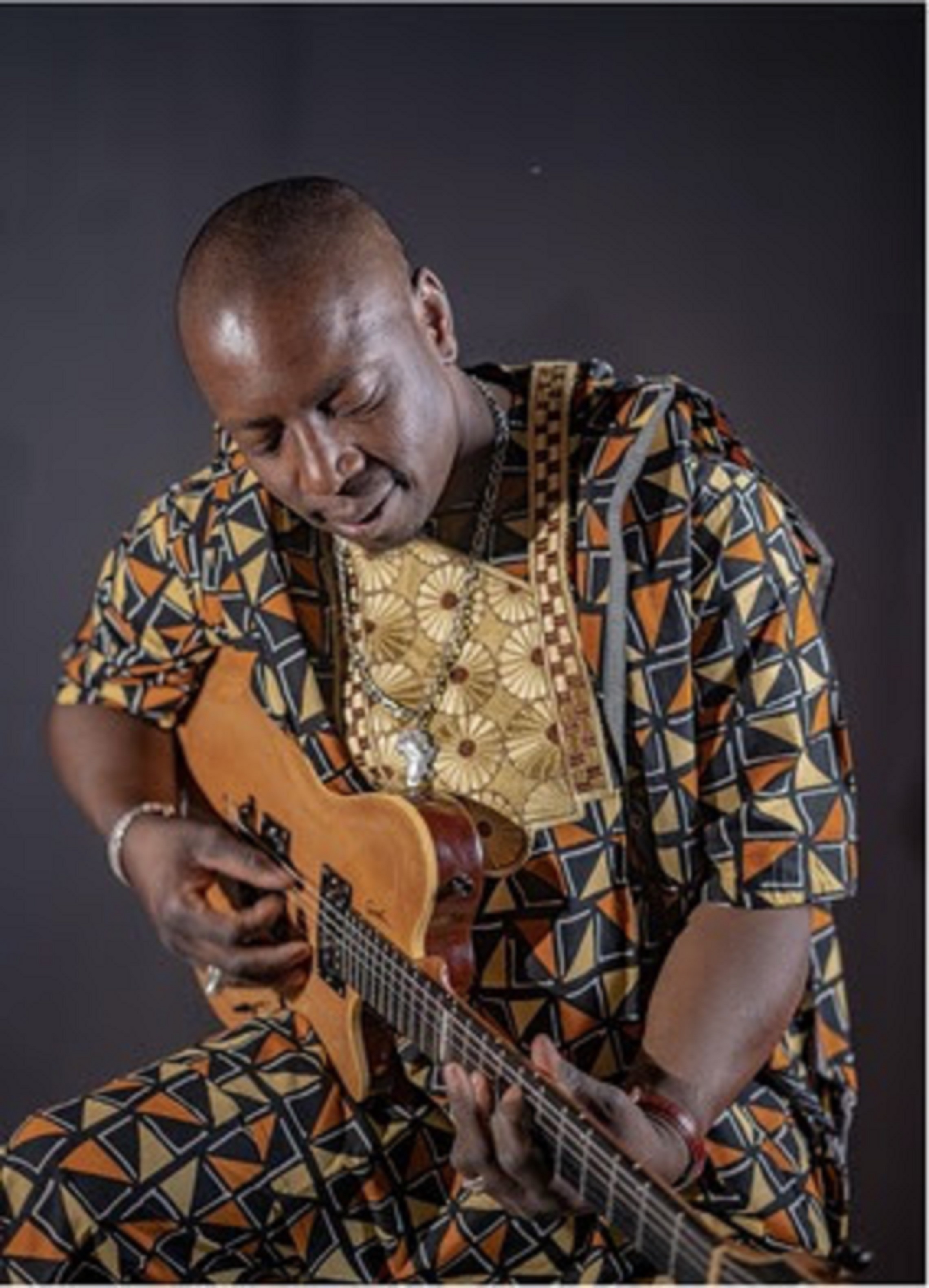 Vieux Farka Touré's new single "Ngala Kaourene" debuts with video; new record "Les Racines" out 6/10