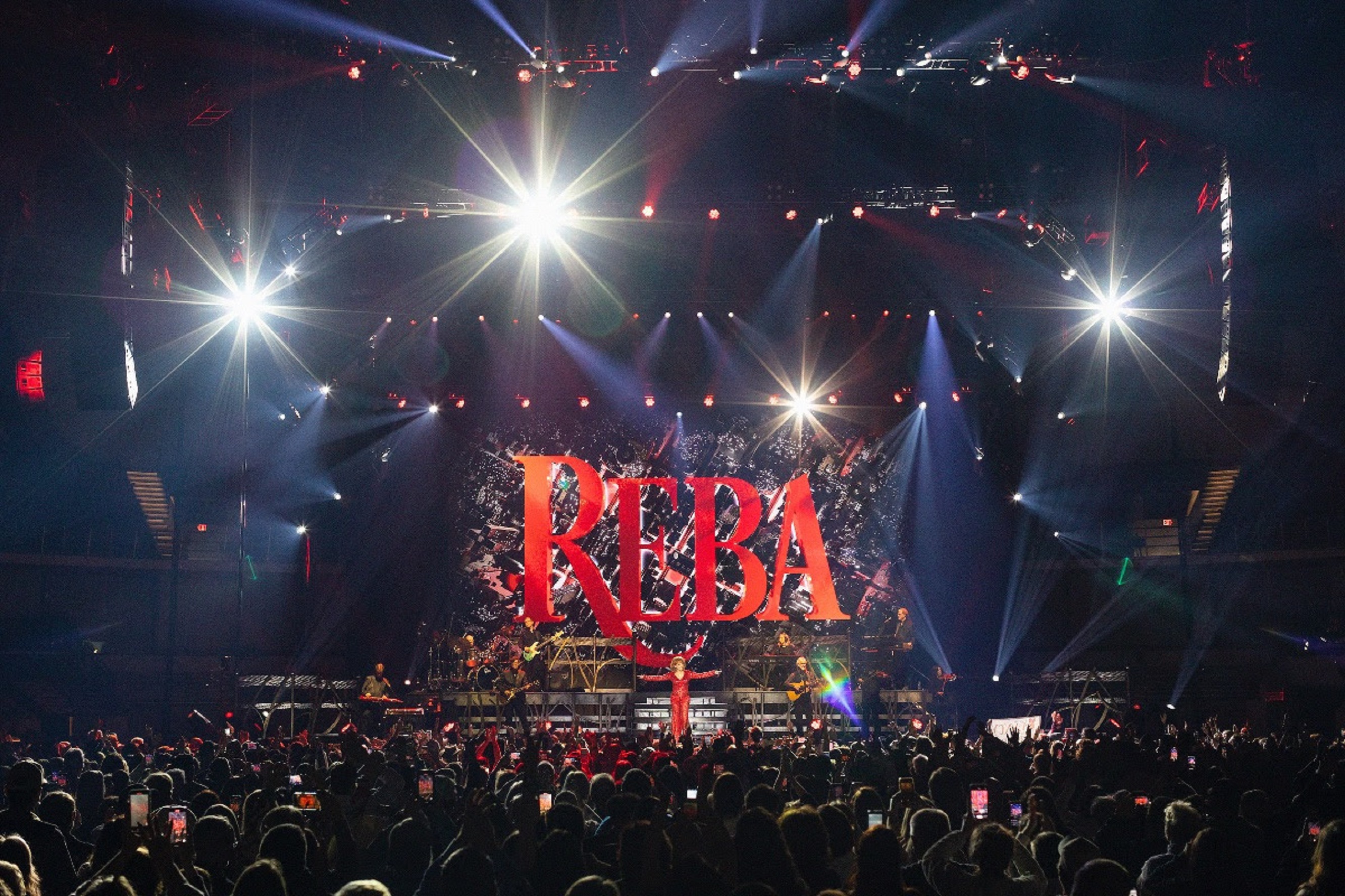 Reba McEntire Launches Arena Tour w/ Sold-Out Weekend