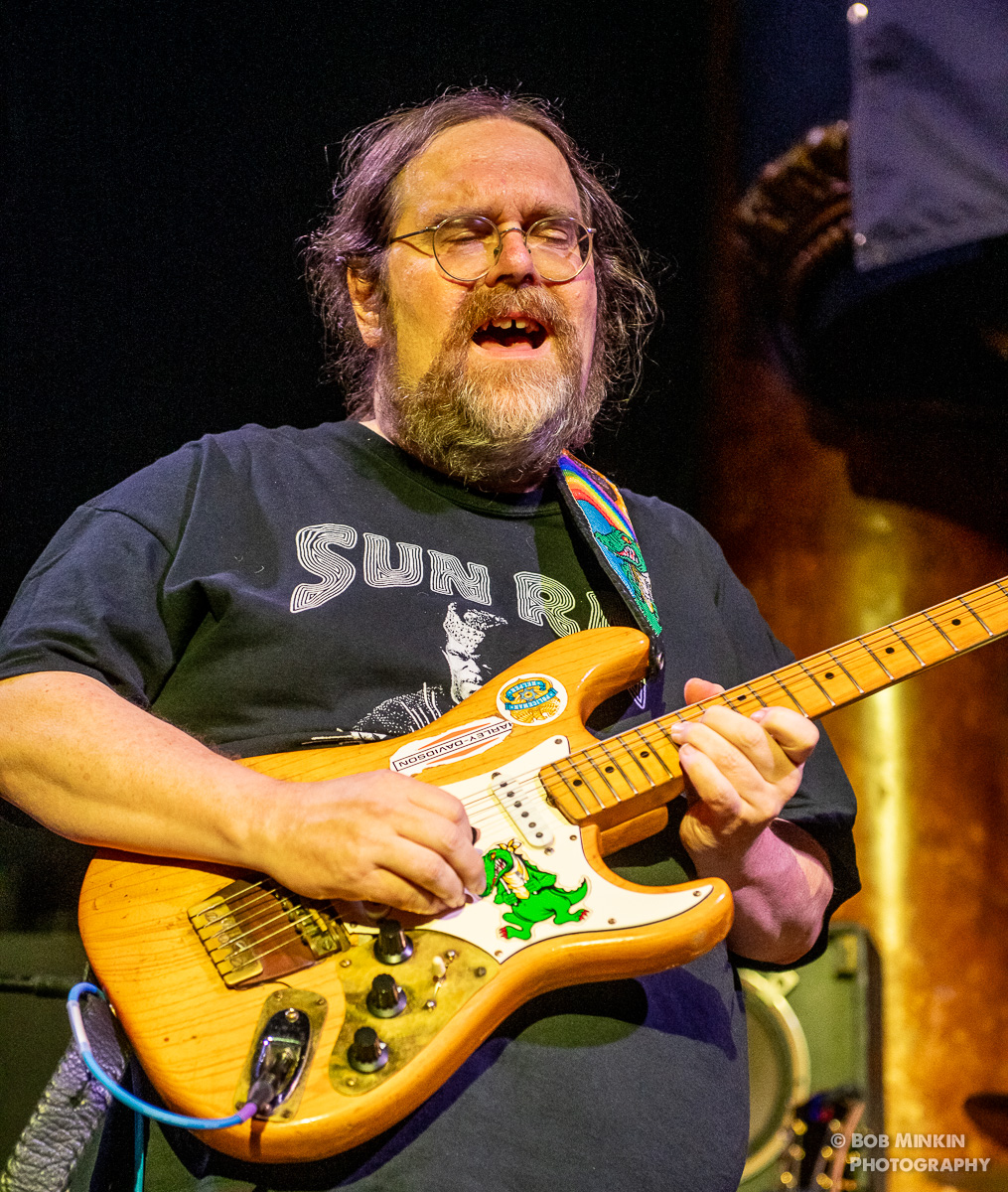 Jeff Mattson playing "Alligator" - photo by Bob Minkin