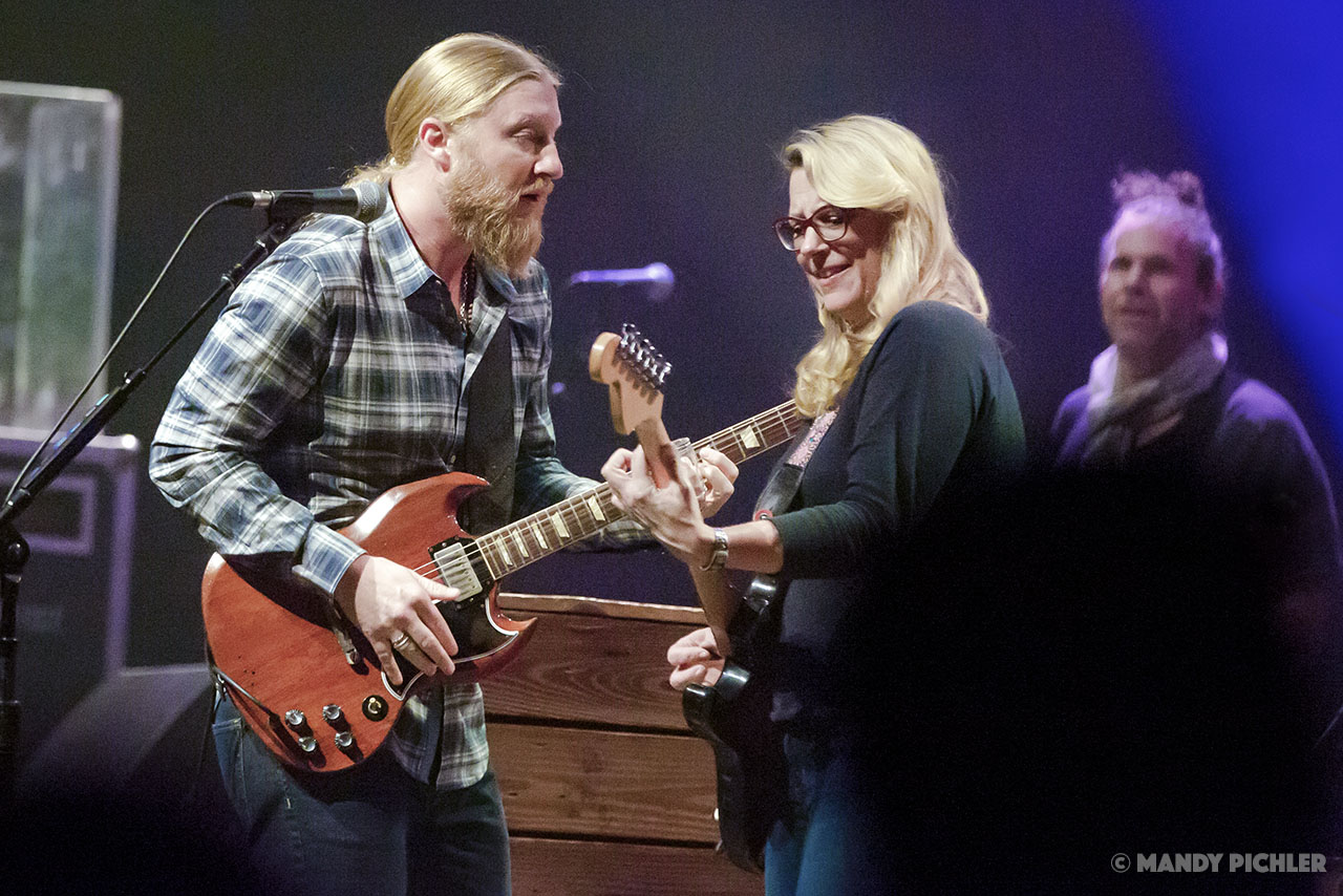 Tedeschi Trucks | Photo by Mandy Pichler