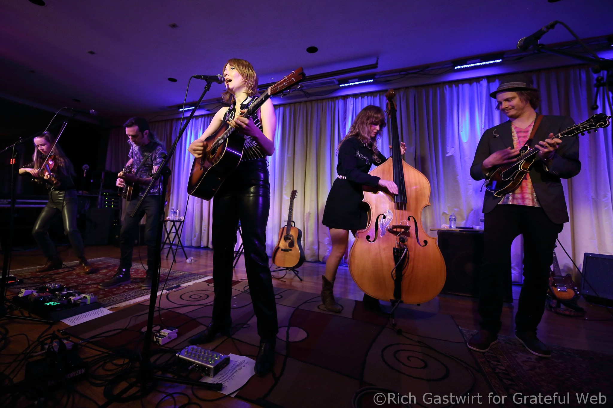 Molly Tuttle & Golden Highway | BulL Run restaurant