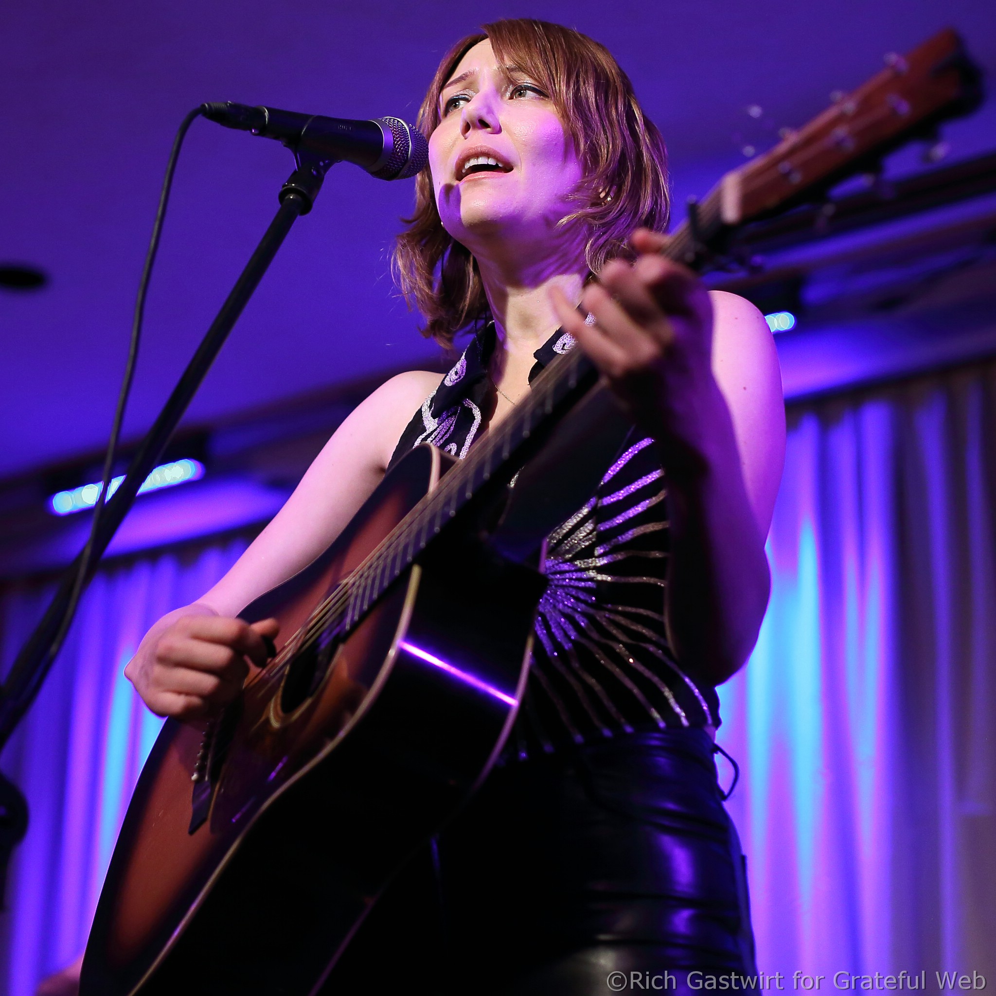 Molly Tuttle | Shirley, MA