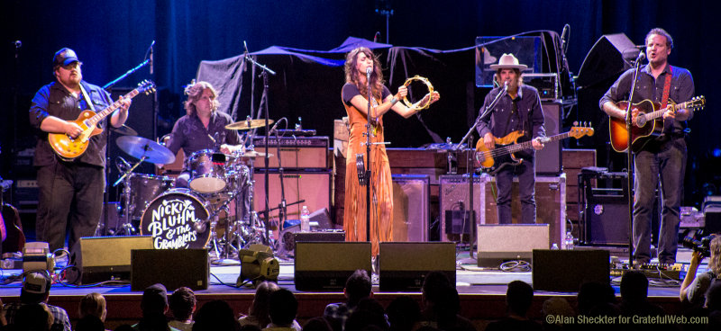 Nicki Bluhm & the Gramblers | Photo by Alan Sheckter