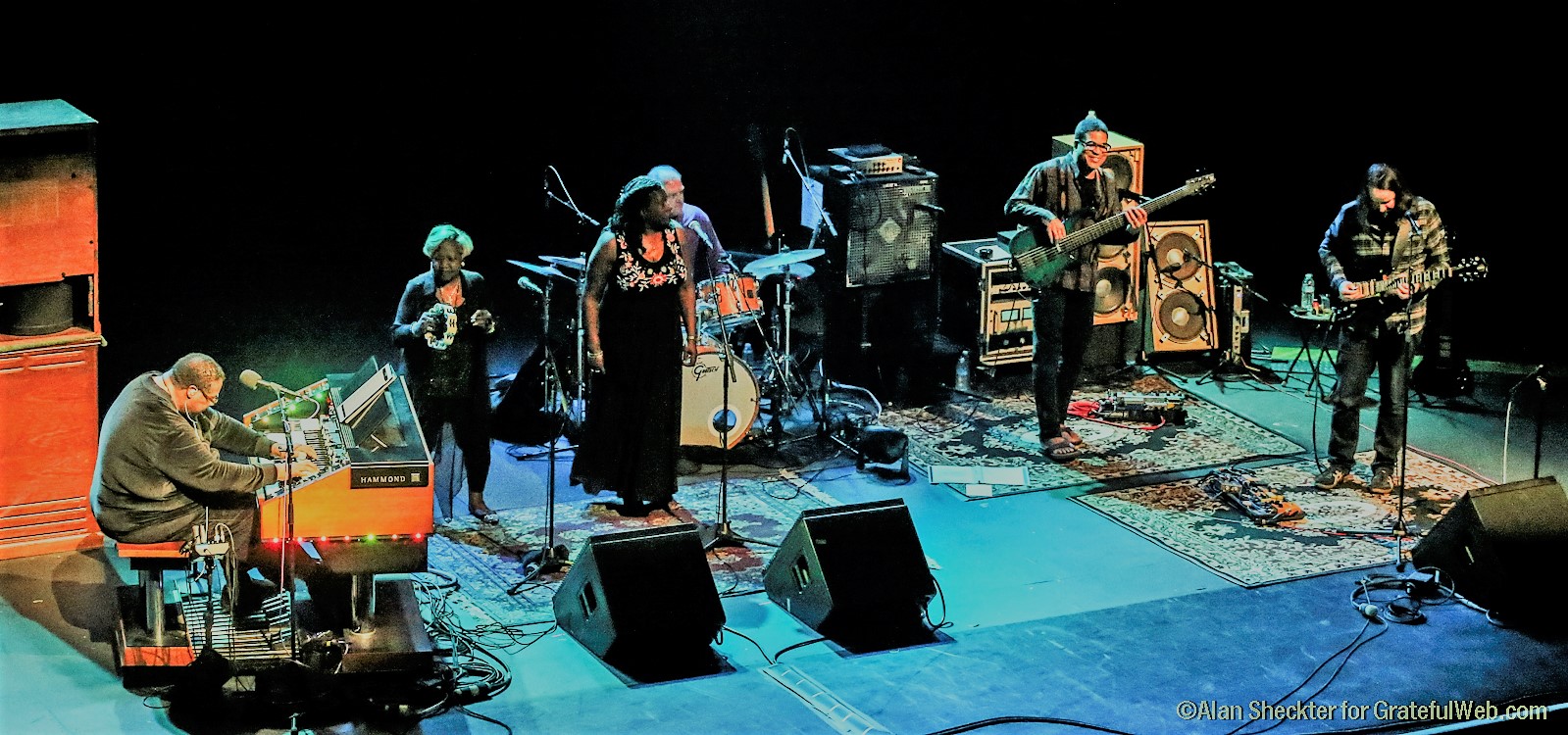 Melvin with Gloria, Jacklyn, Pete, Oteil and Stu Allen | photo by Alan Sheckter