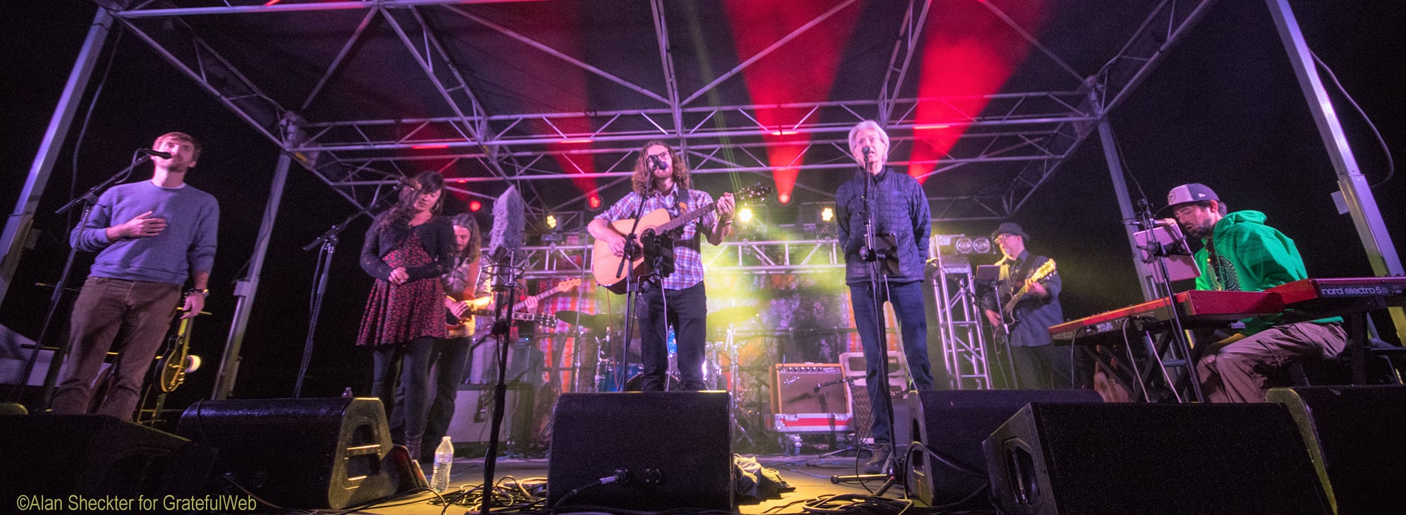 Phil joins his sons on stage in Sonoma