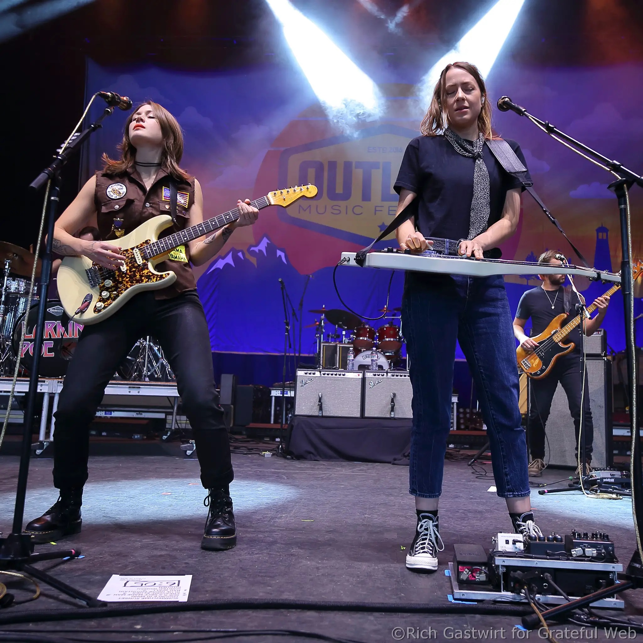 Larkin Poe - photo by Rich Gastwirt