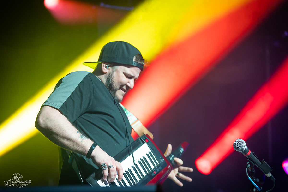 Keyboardist Ryan Demsey on the Keytar | Twiddle