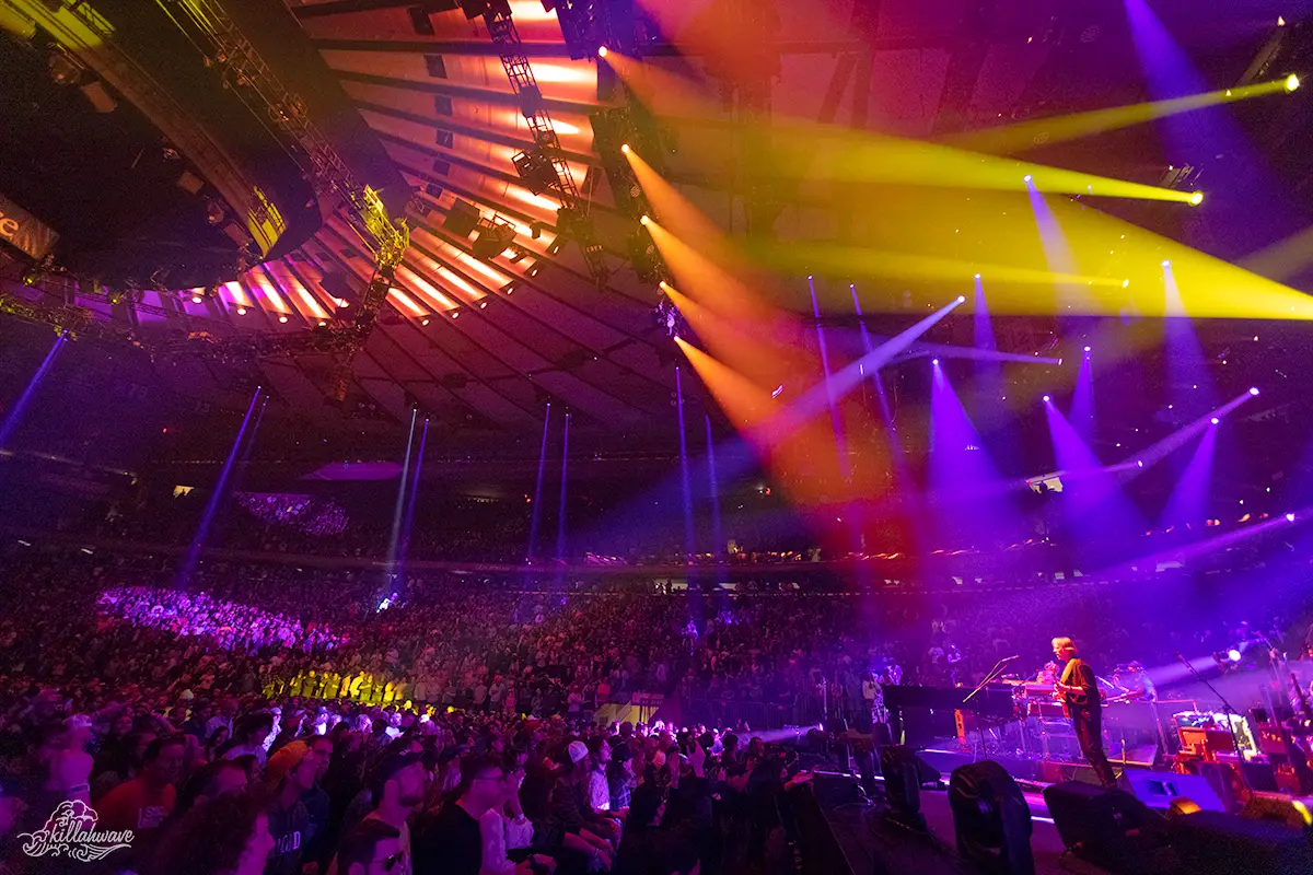 Lighting Director Chris Kuroda taps into the house lights | Madison Square Garden