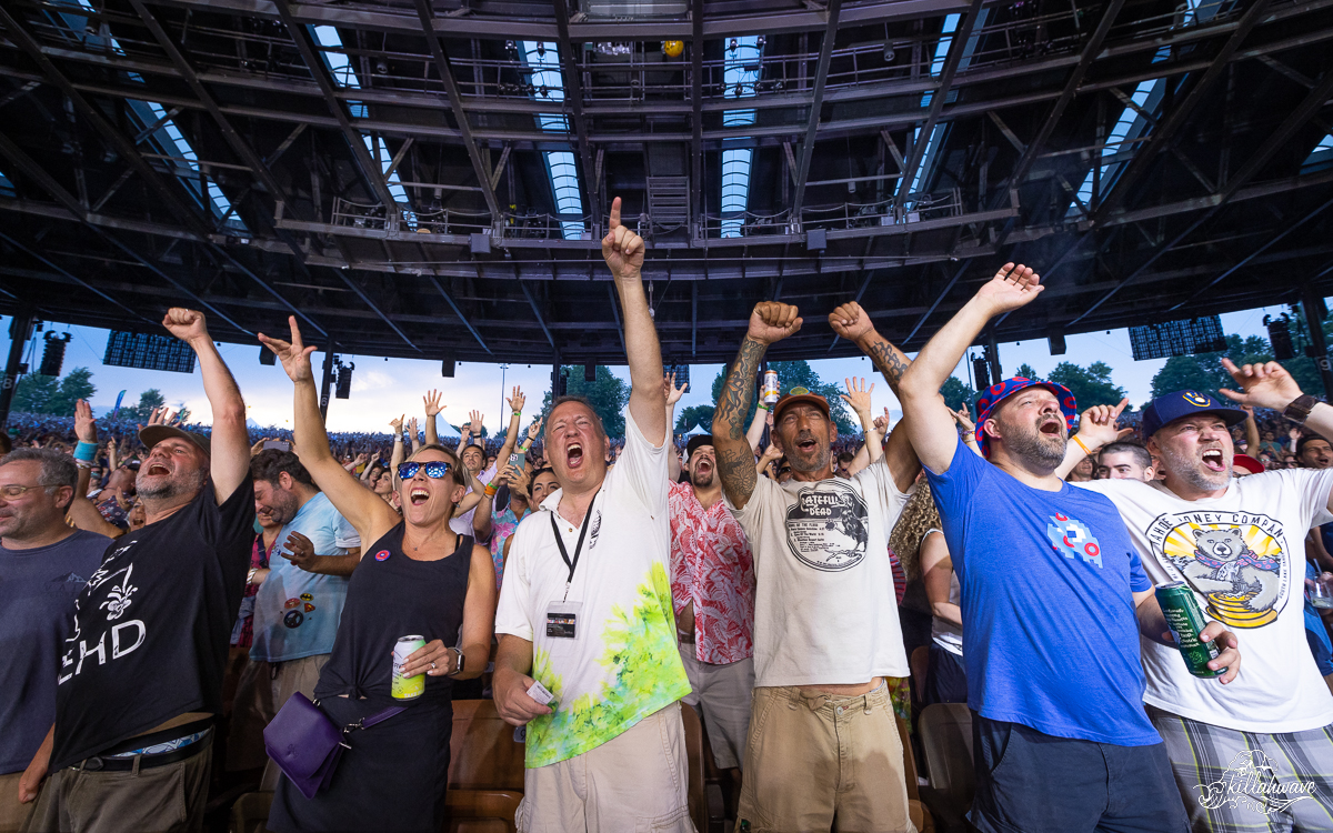 Fans loving the throws backs | Phish