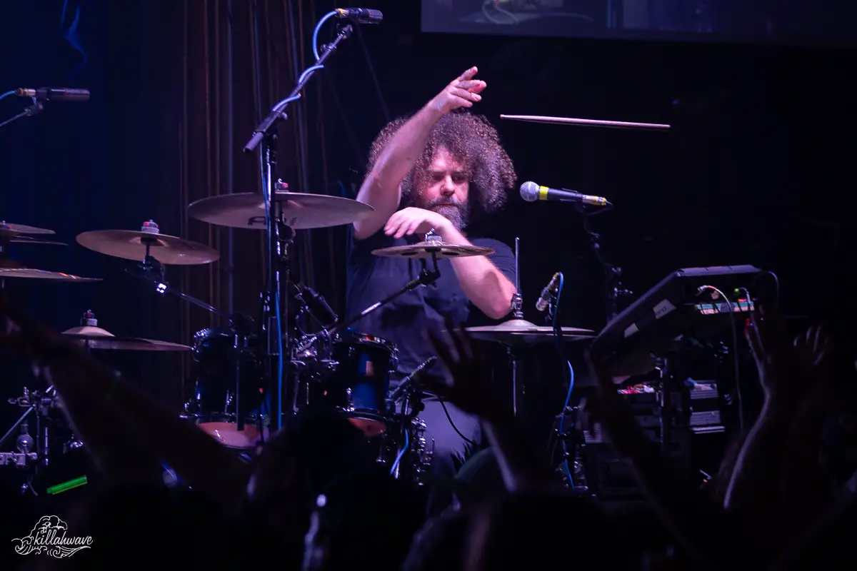 Neal "Fro" Evans threw his sticks to the fans | Dopapod