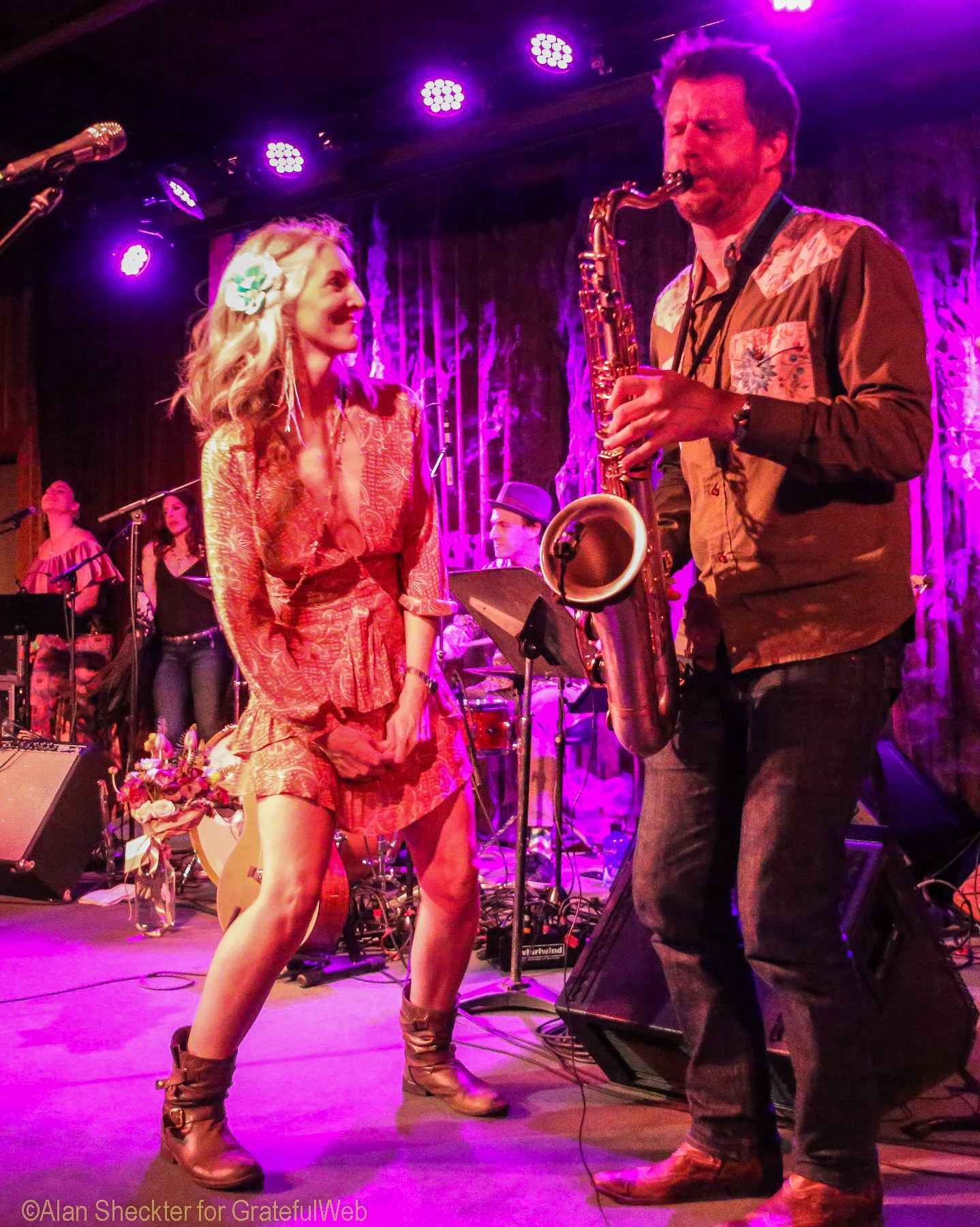 Michael Myers seems to serenade Paige Clem, "Firefly" album release party | Terrapin Crossroads