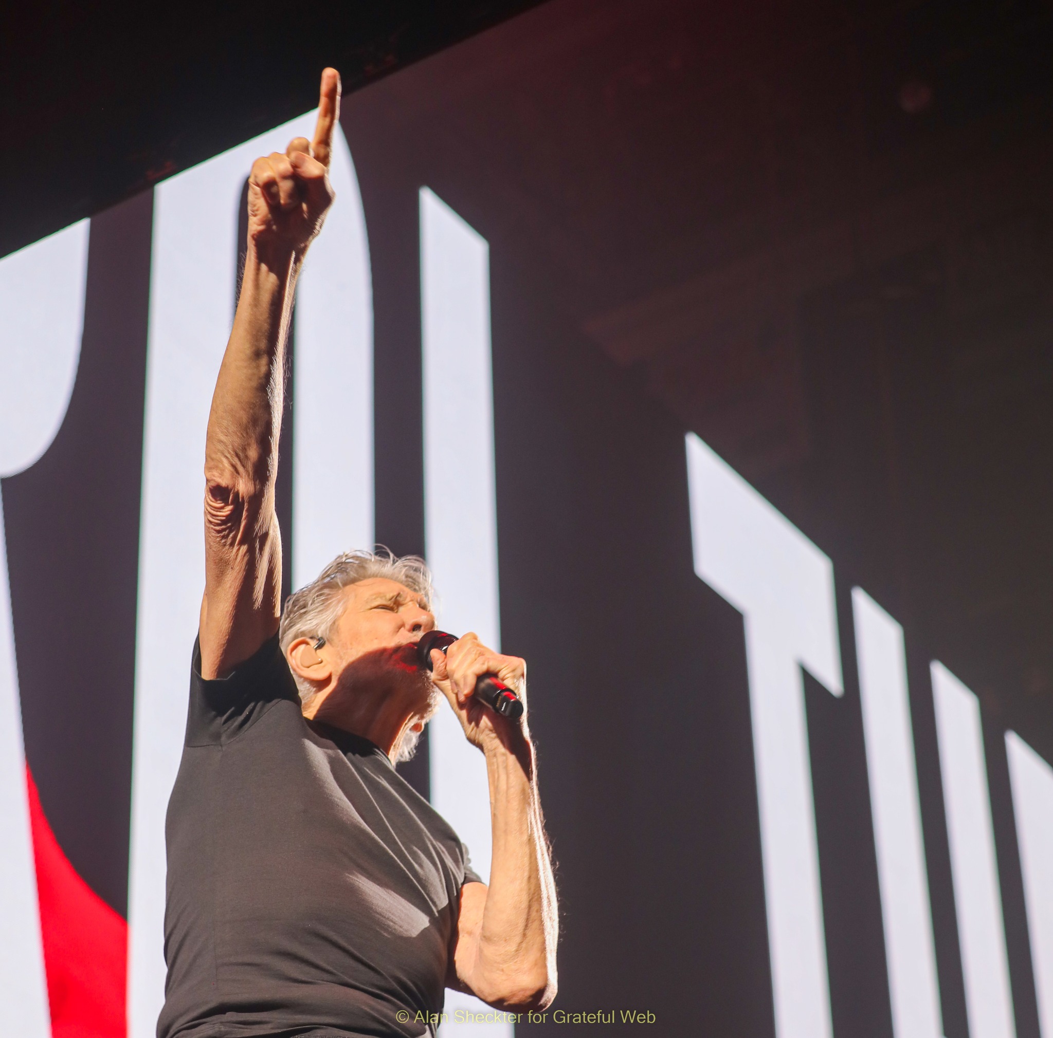 Roger Waters | Golden 1 Center