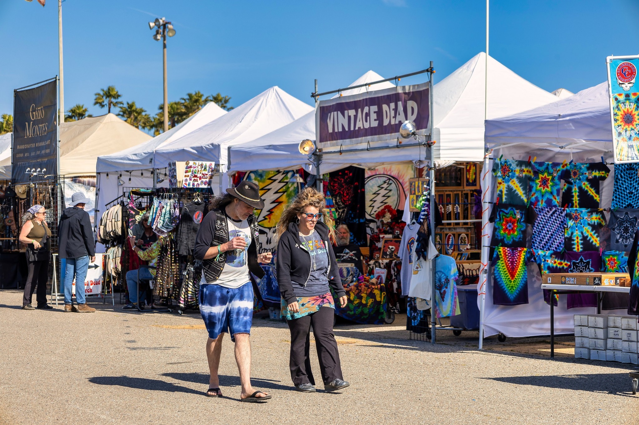 lots of great vendors at Skull & Roses festival