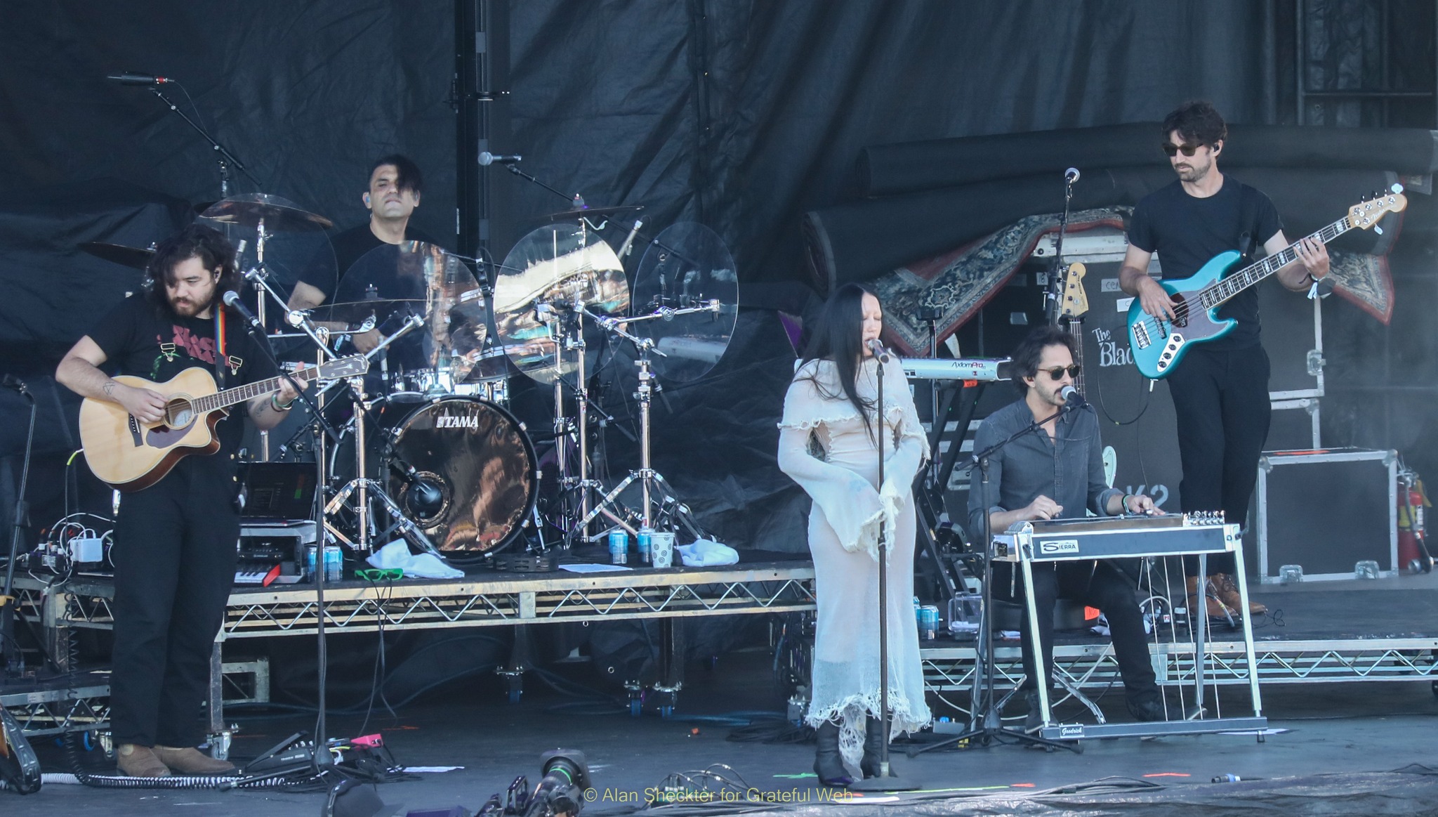 Noah Cyrus and her band | BeachLife Festival