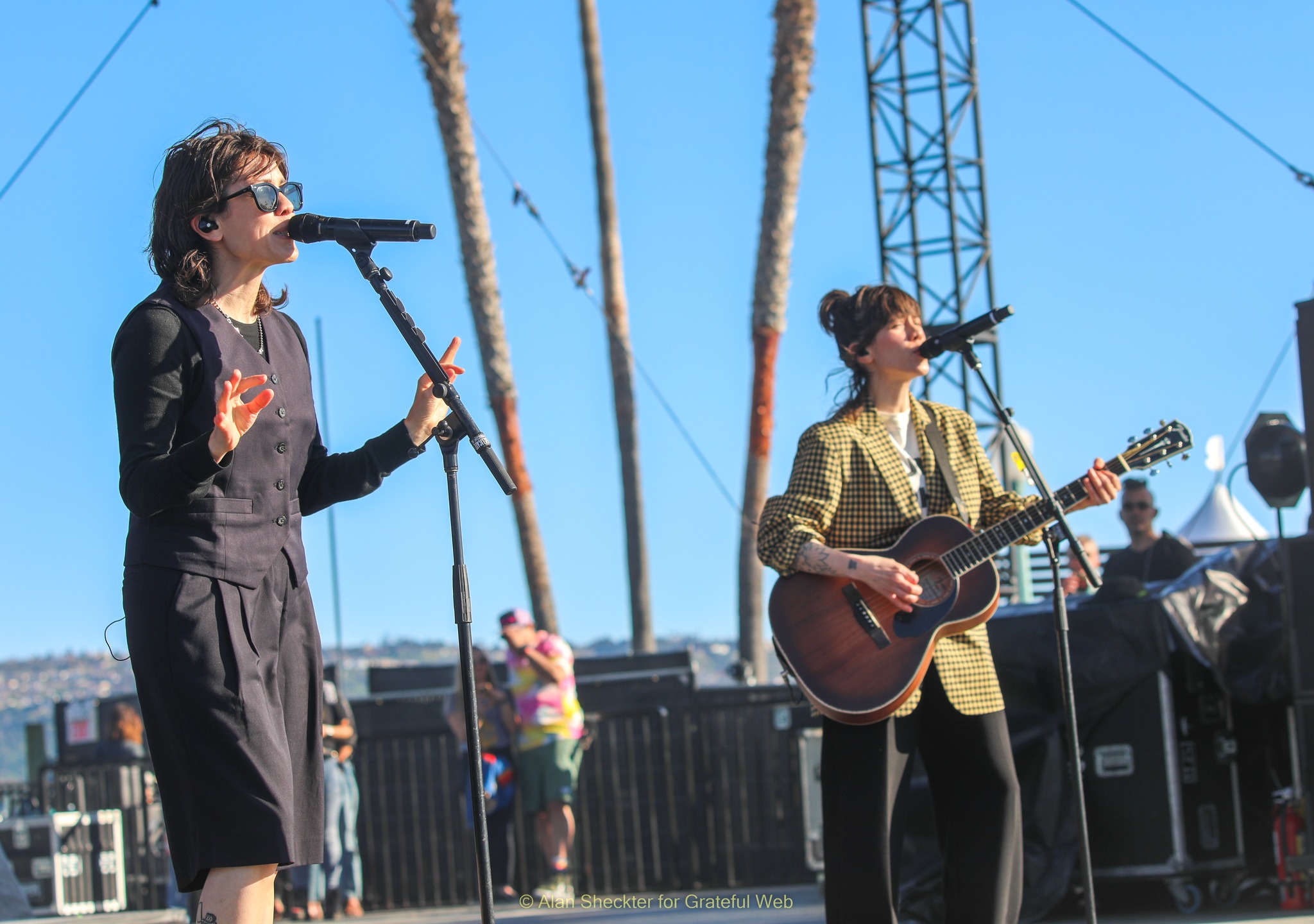 Tegan (left) and Sara | BeachLife Festival