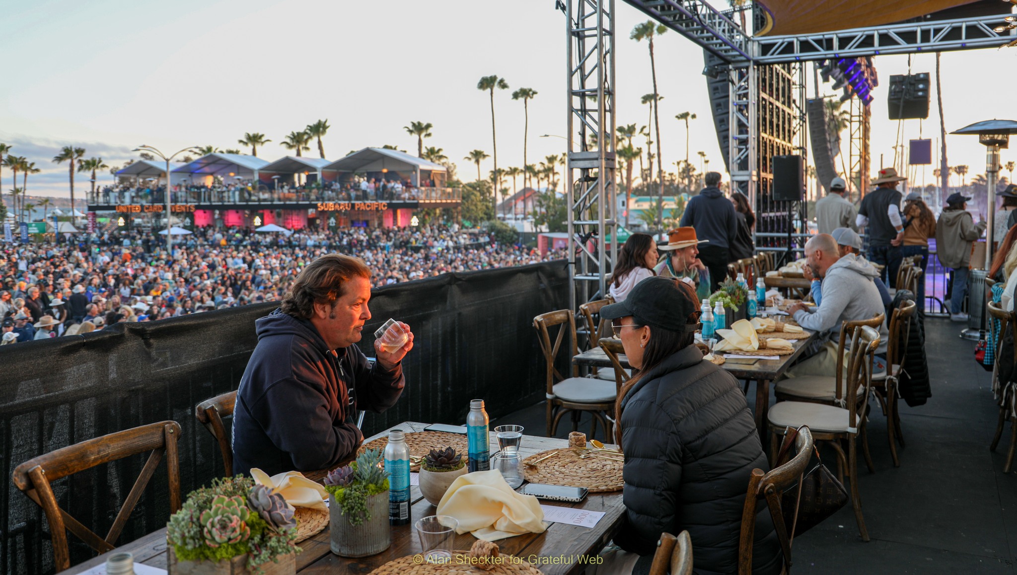 SideStage dining experience during The Black Crowes set