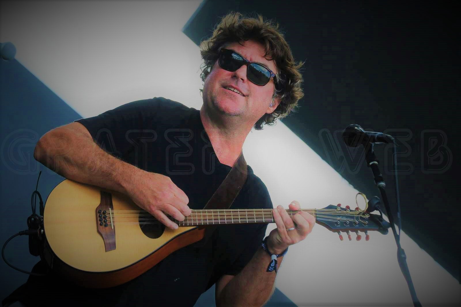 Keller Williams - photo by Paul Mann