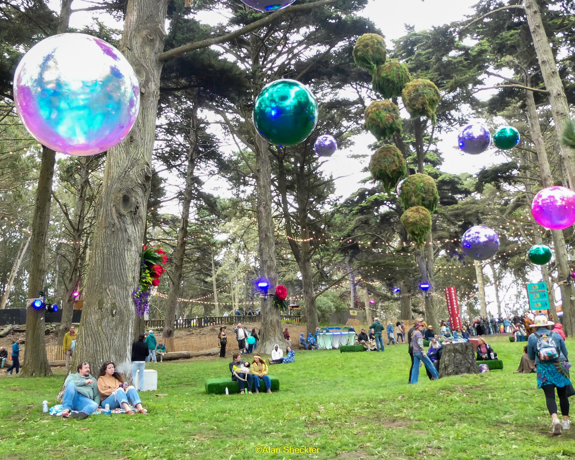 Relaxing spot for folks who wanted to be away from the big crowd
