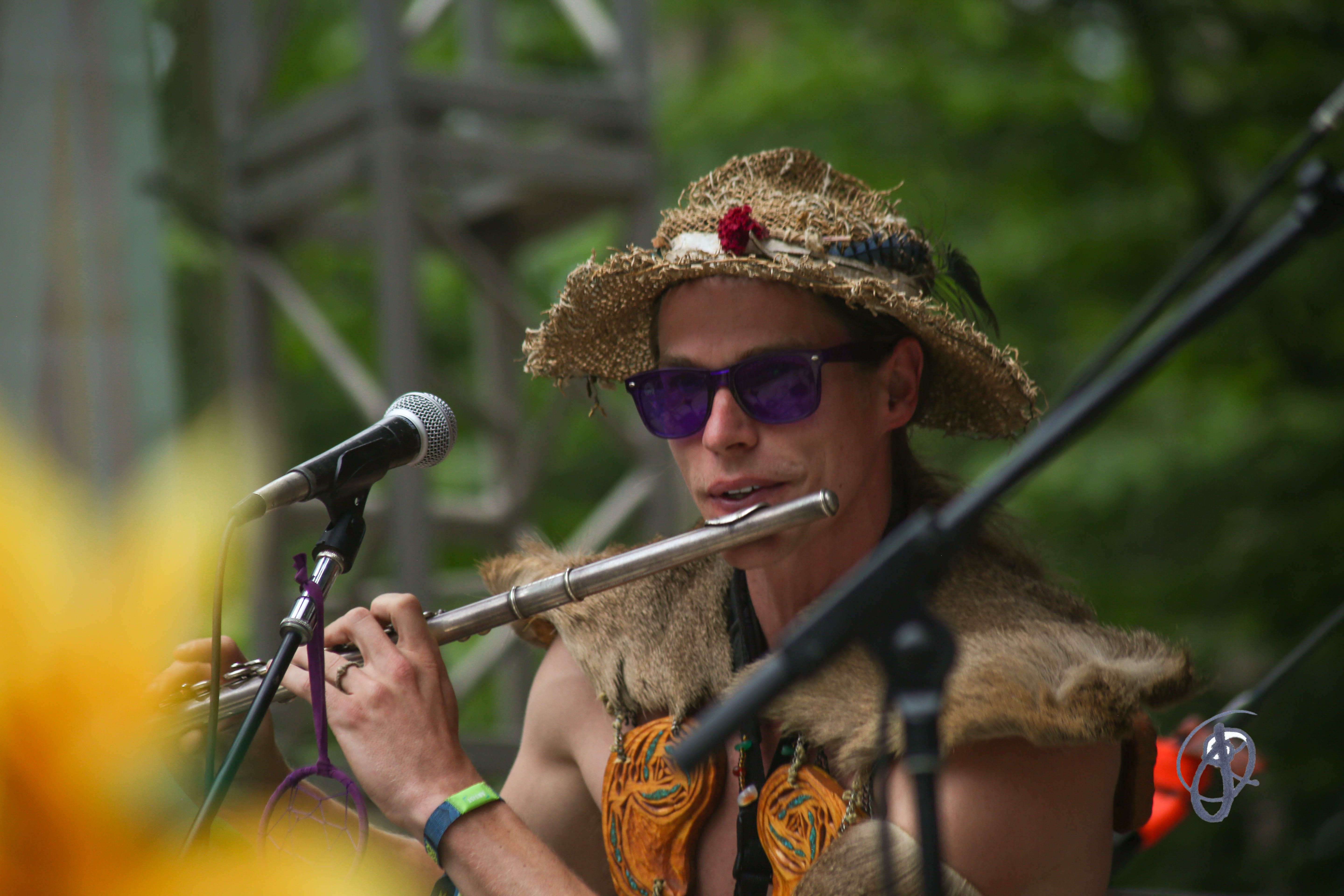 Aaron Stinson of Joe Hertler and the Rainbow Seekers | Photo by June Jameson