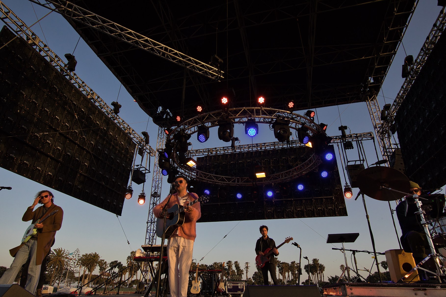 Lovelytheband | Ventura, CA