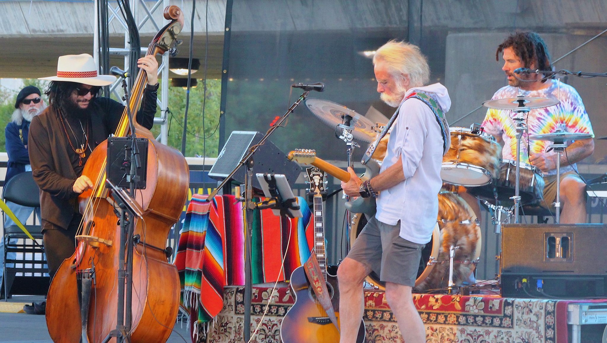 Weir & Wolf Bros | Oxbor RiverStage