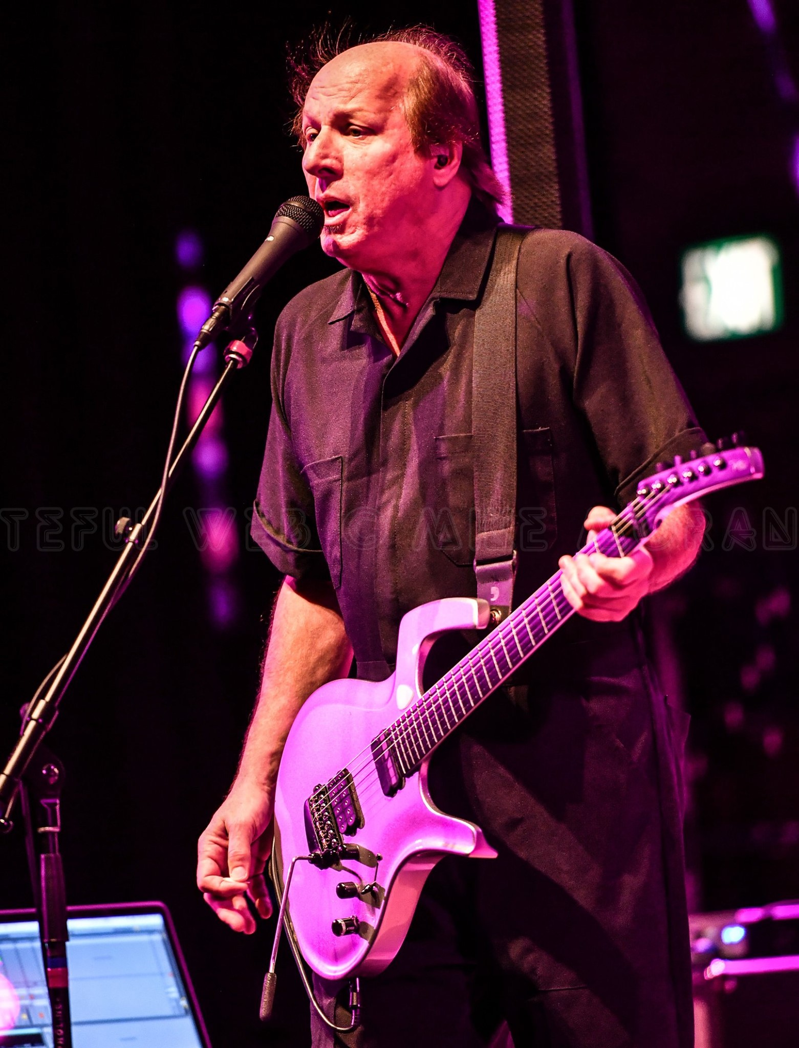 Adrian Belew - photo by moran