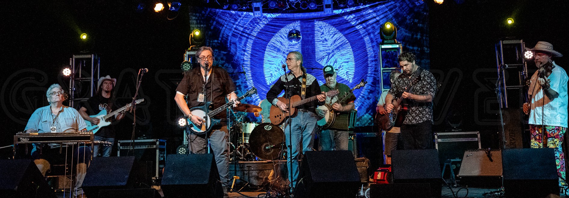 Jeff Mosier sits in during the Dylan & Dead tribute