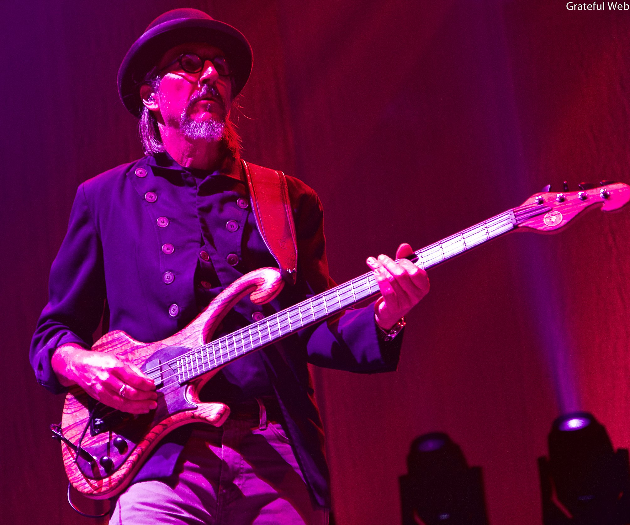 Les Claypool | Oysterhead