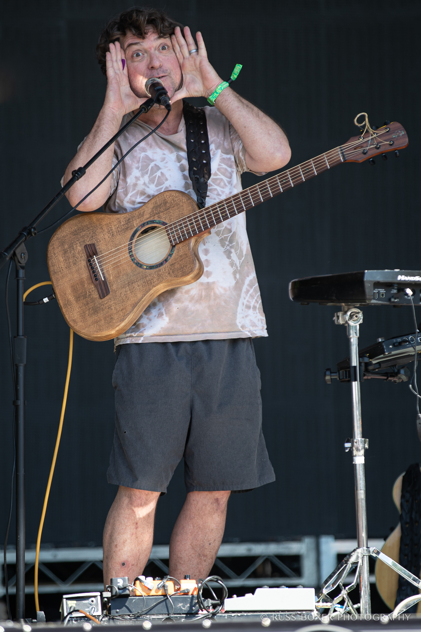 Keller Williams starting Saturday off | Photo by Russ Boxer