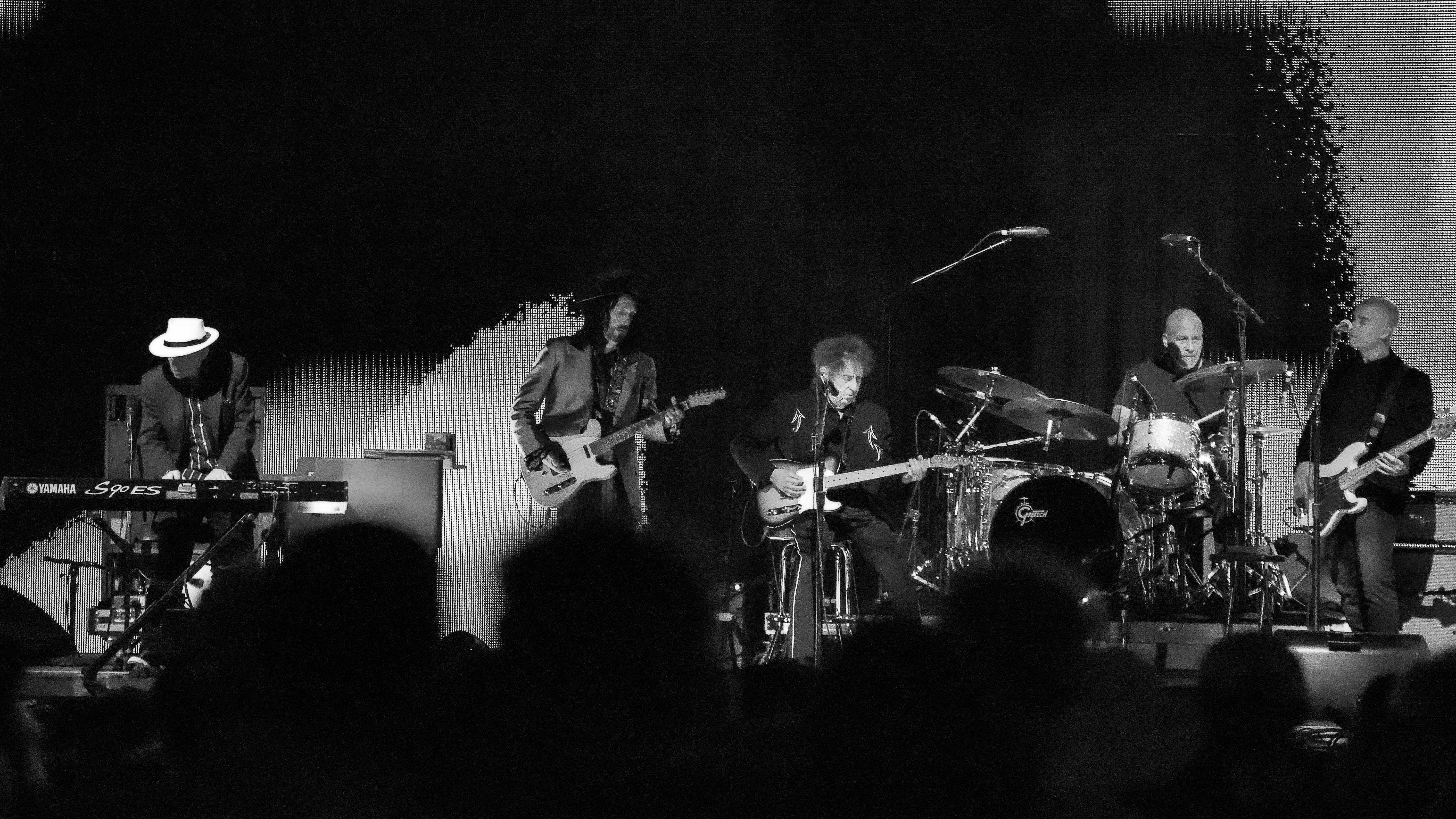 Bob Dylan with members of the Heartbreakers | Farm Aid